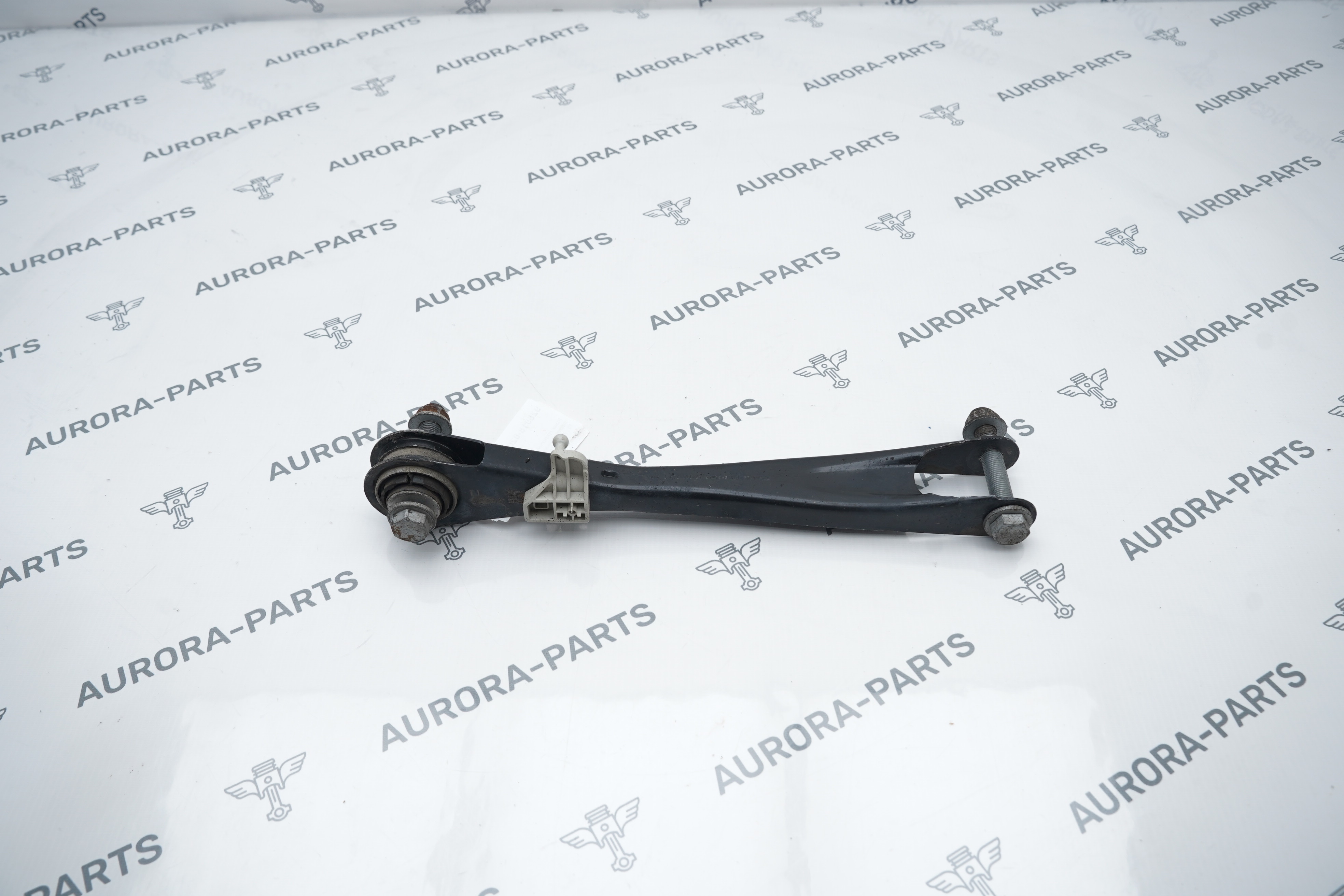 Рычаг продольный задней подвески нижний  LH=RH BMW X5