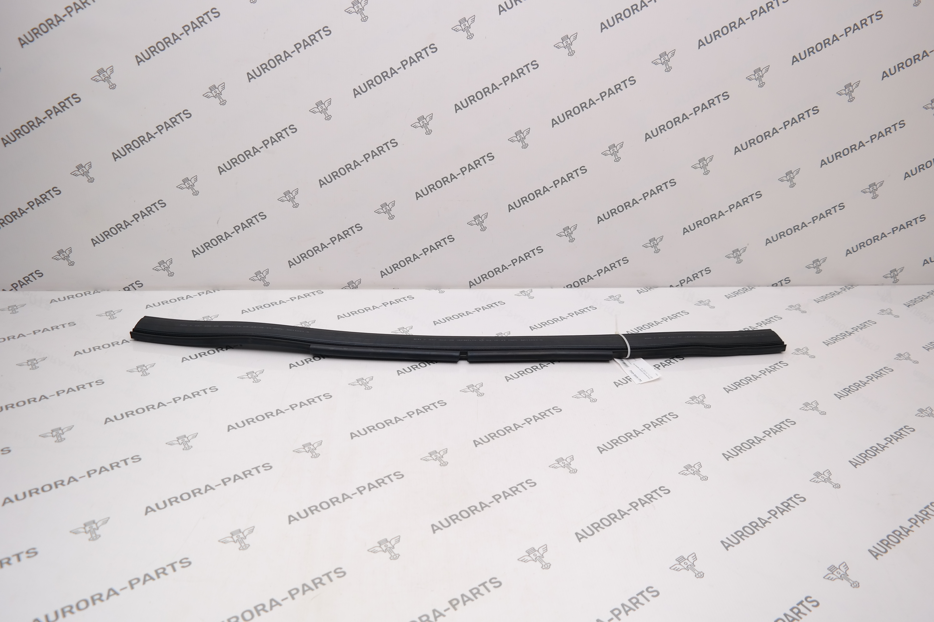 Уплотнитель капота задний BMW X4