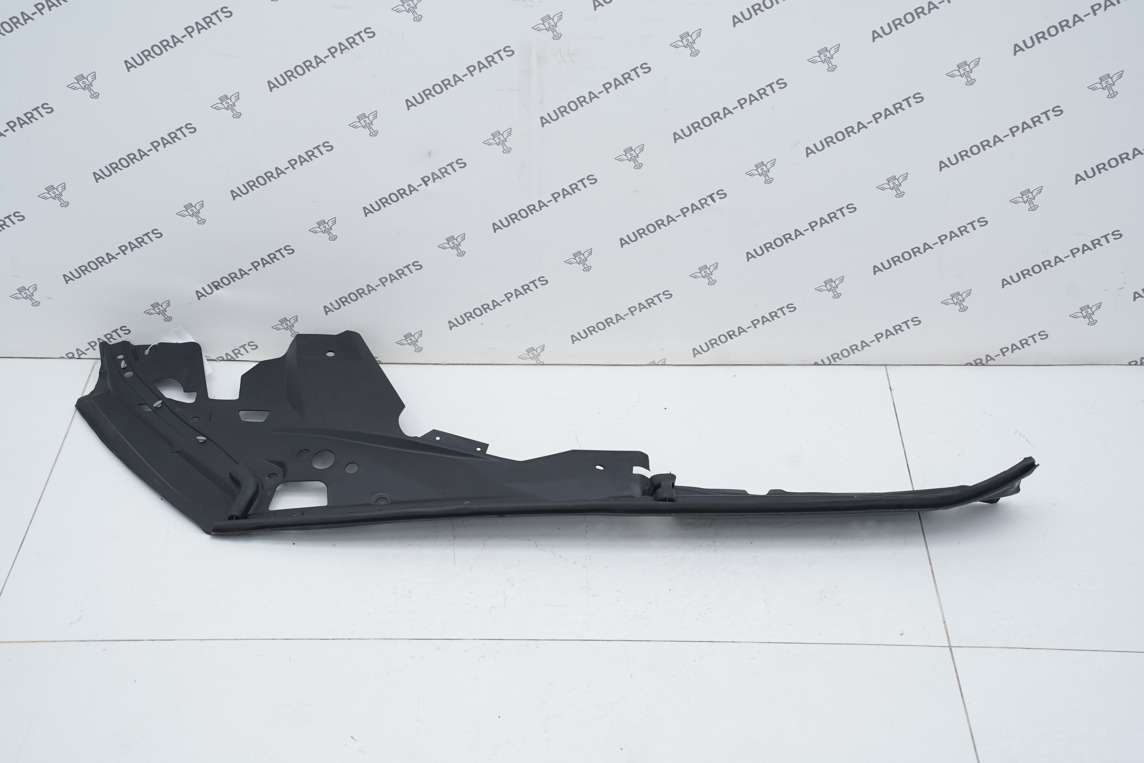 Пыльник переднего крыла LH BMW X5