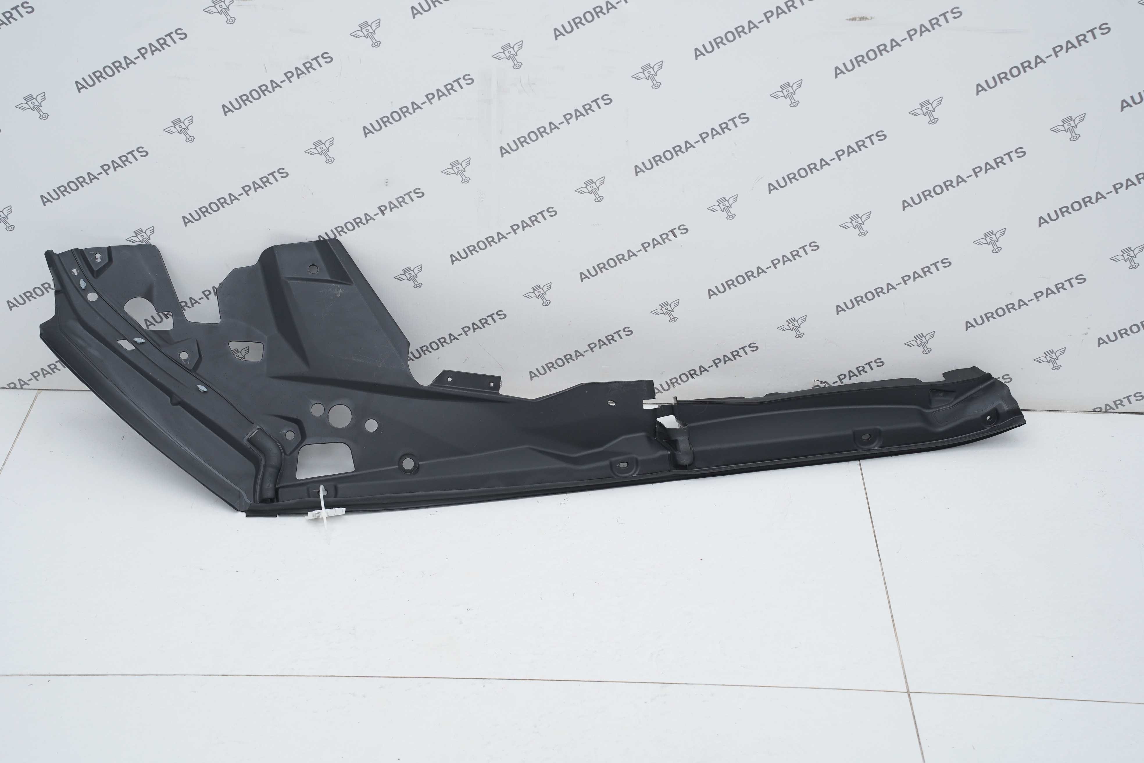 Пыльник переднего крыла LH BMW X5