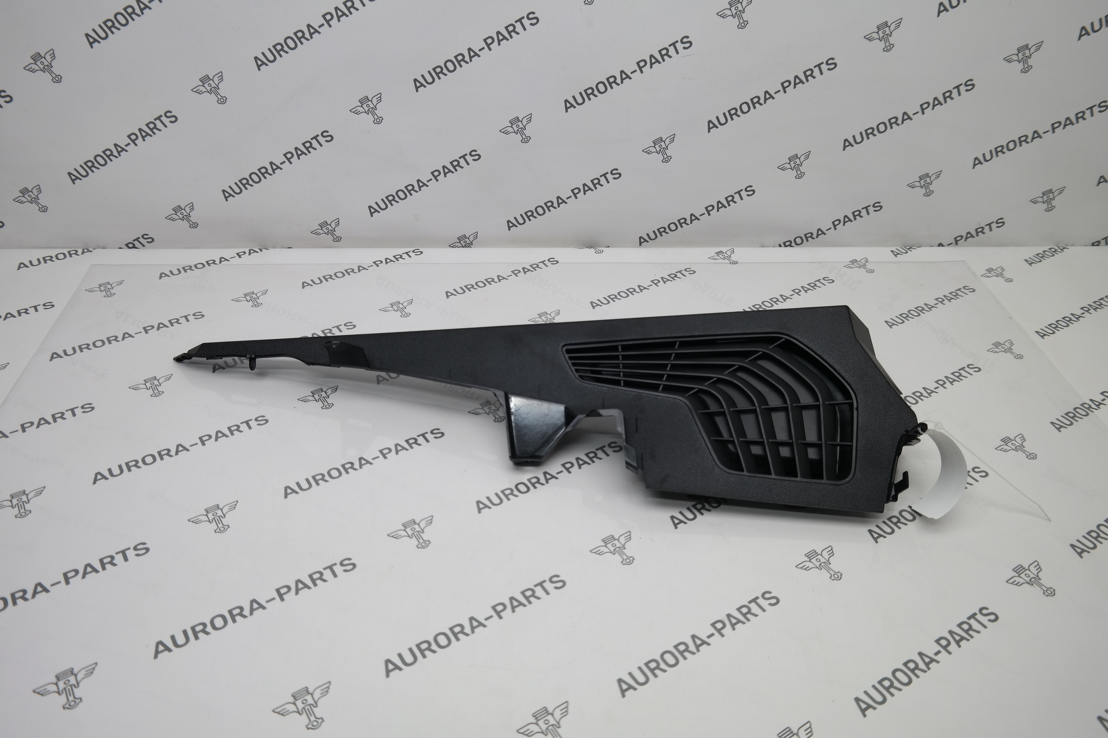 Опора полки багажника RH BMW X5