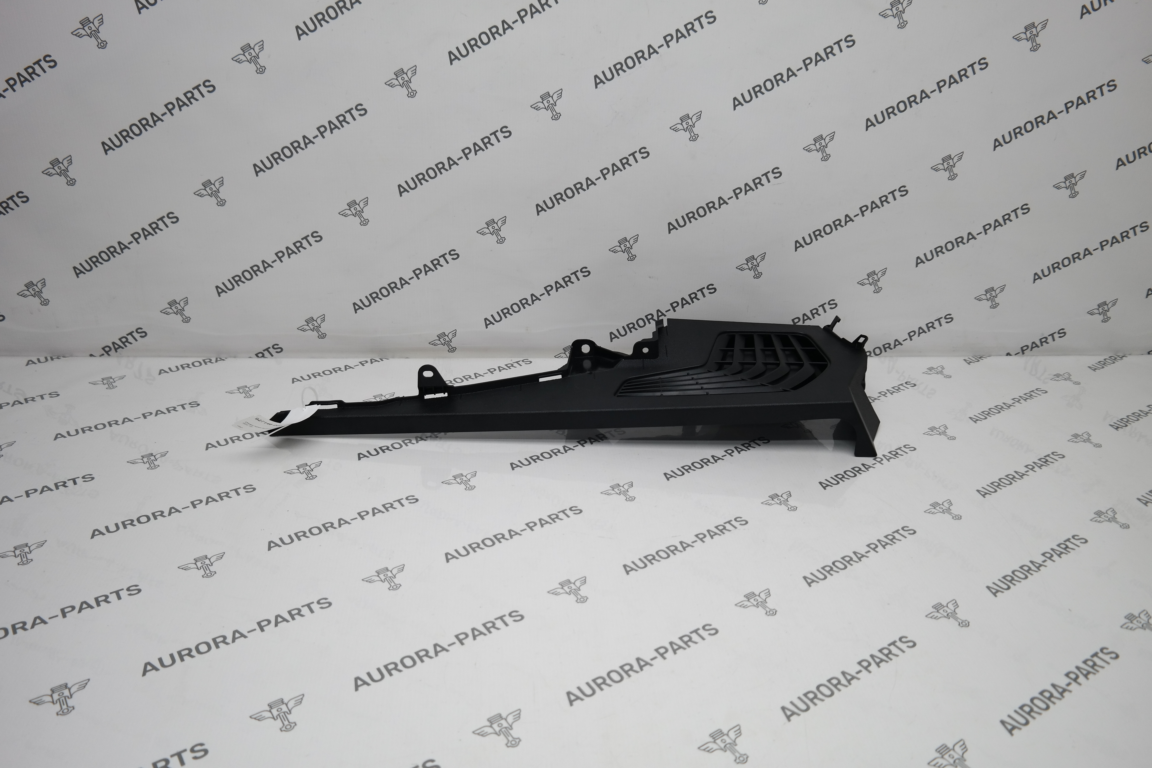 Опора полки багажника LH BMW X5