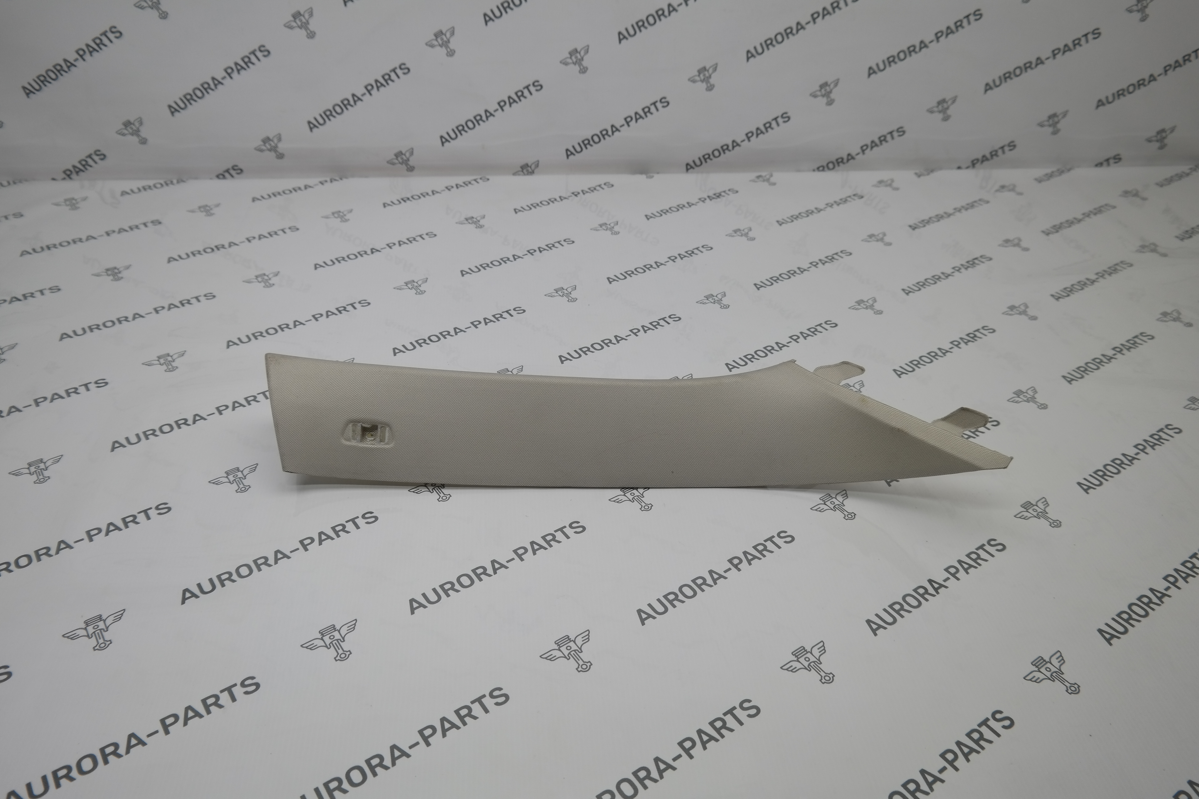 Обшивка стойки A (elfenbeinweiss) RH BMW X4