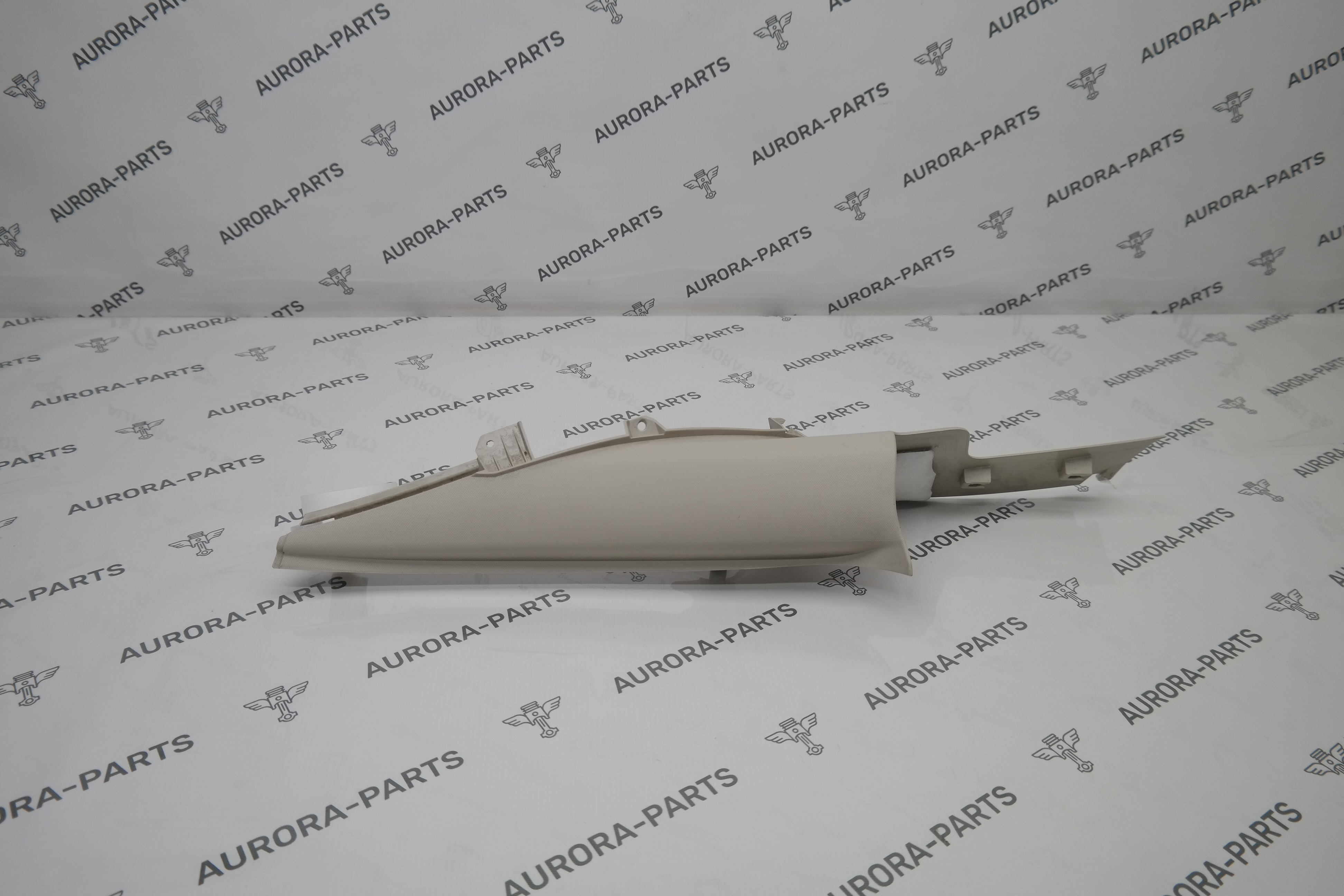 Обшивка стойки D (elfenbeinweiss) RH BMW X4