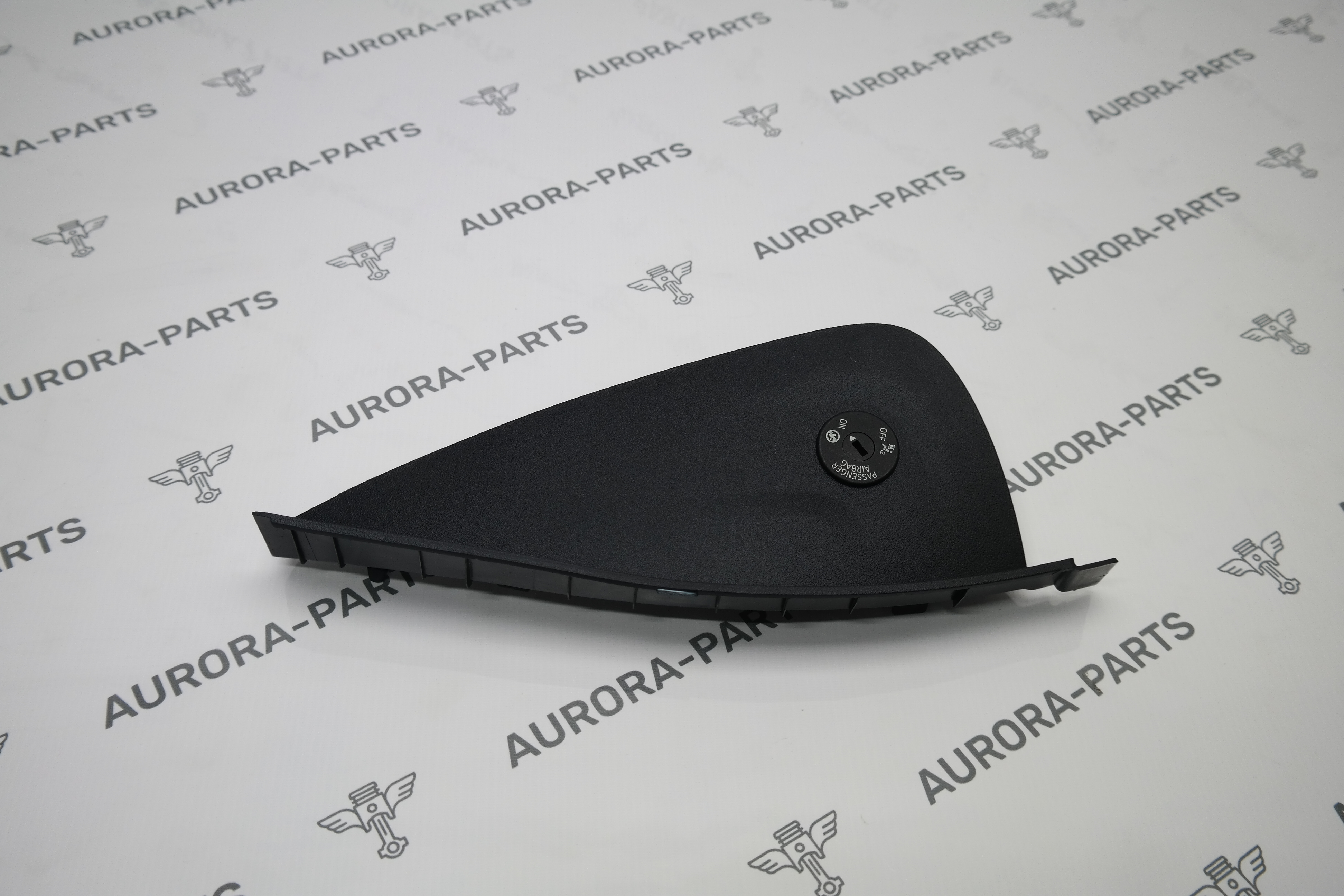 Накладка торпеды RH BMW X3