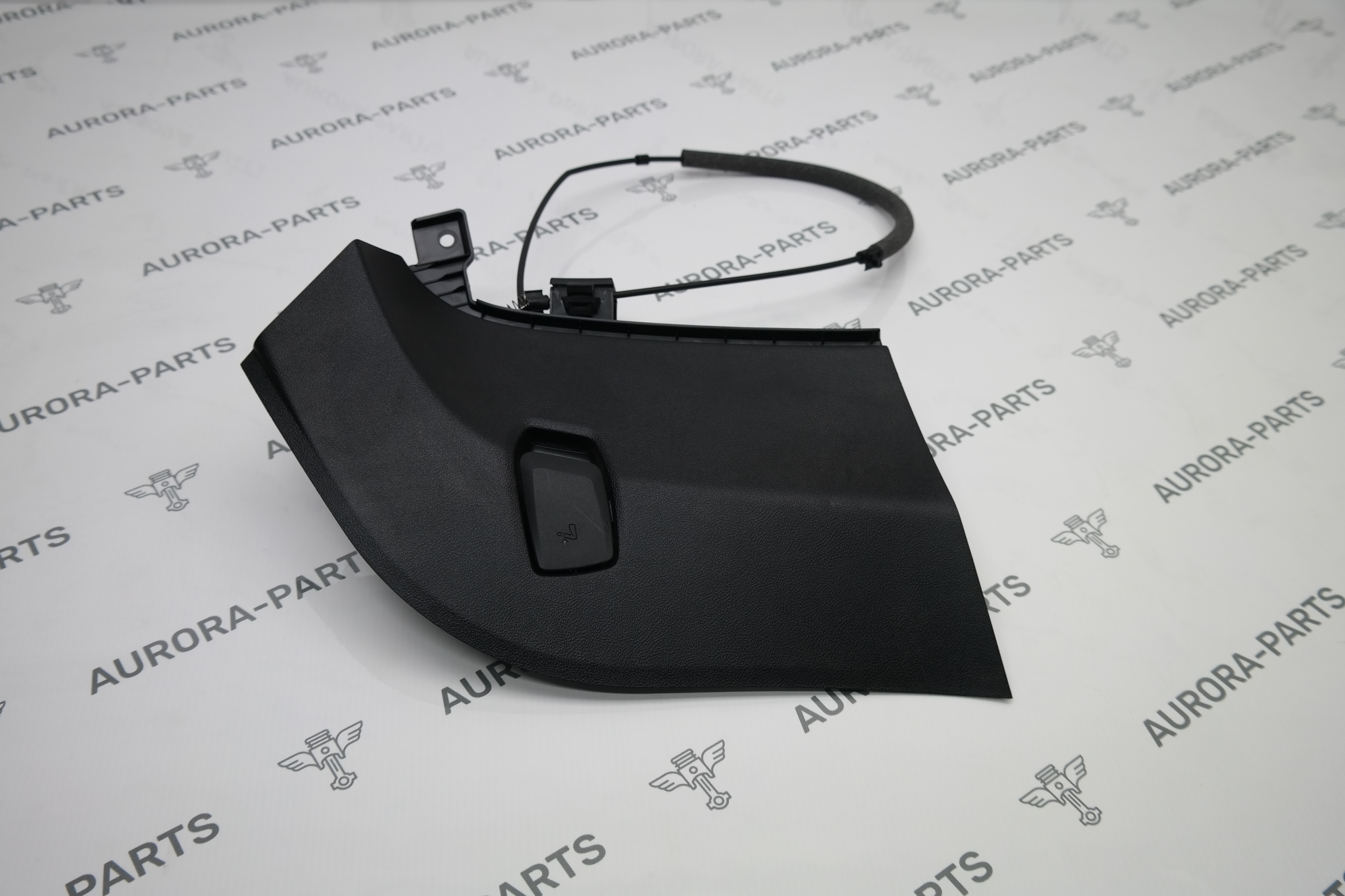 Обшивка стойки D нижняя LH BMW X4