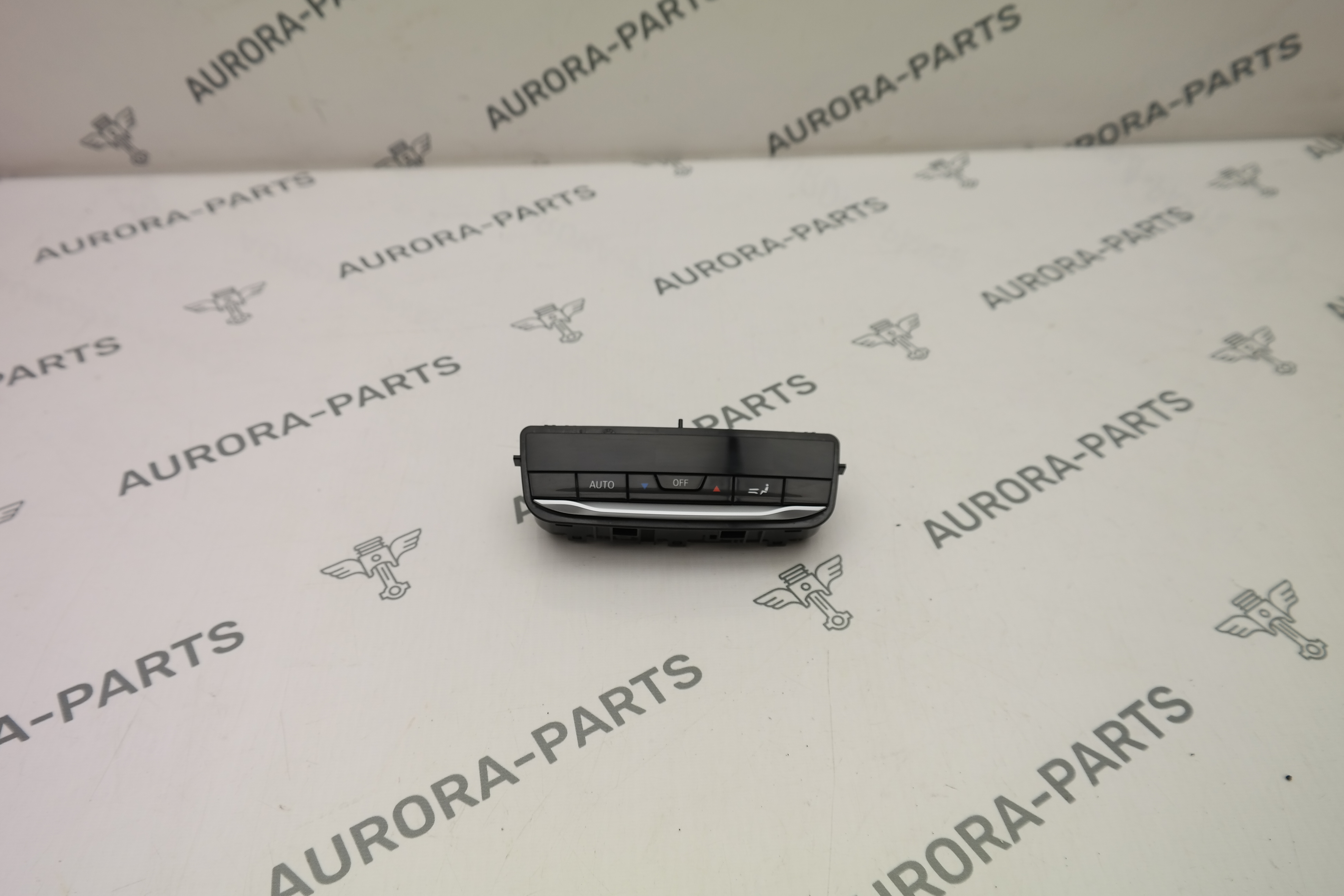 Блок кнопок климат-контроля задних пасажиров BMW X3