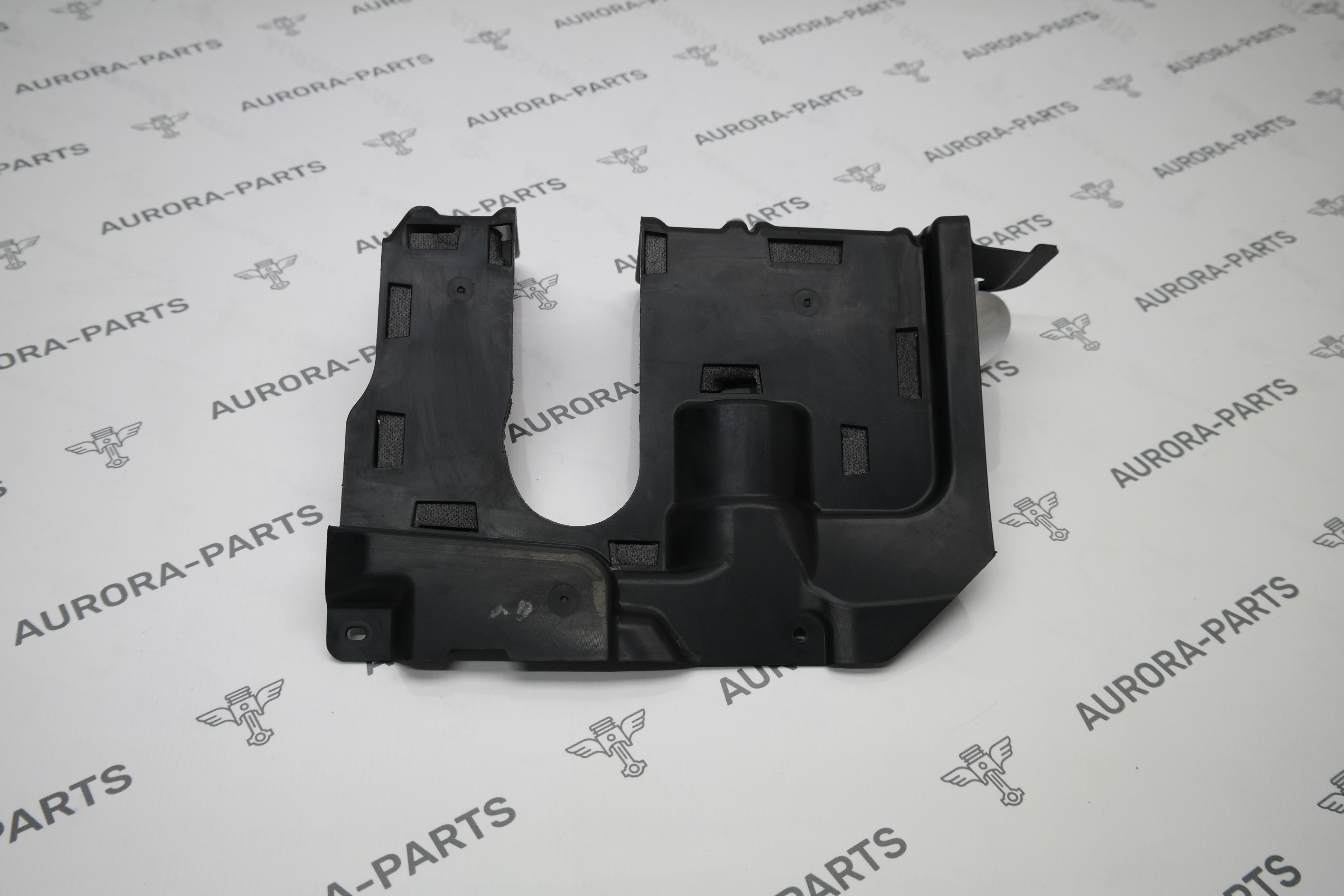 Кожух рулевой рейки RH BMW X5