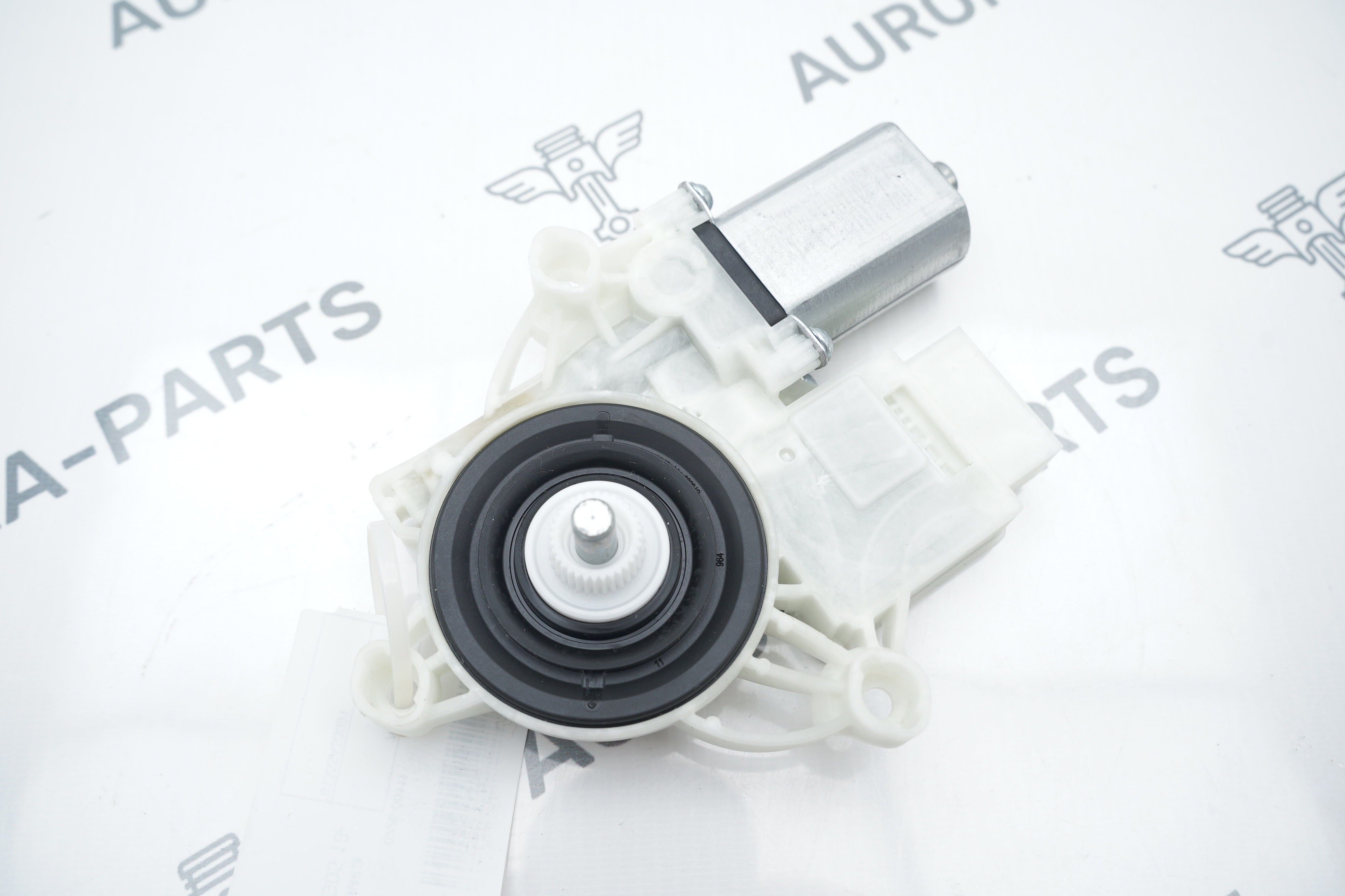 Моторчик стеклоподъёмника передней двери LH BMW X6