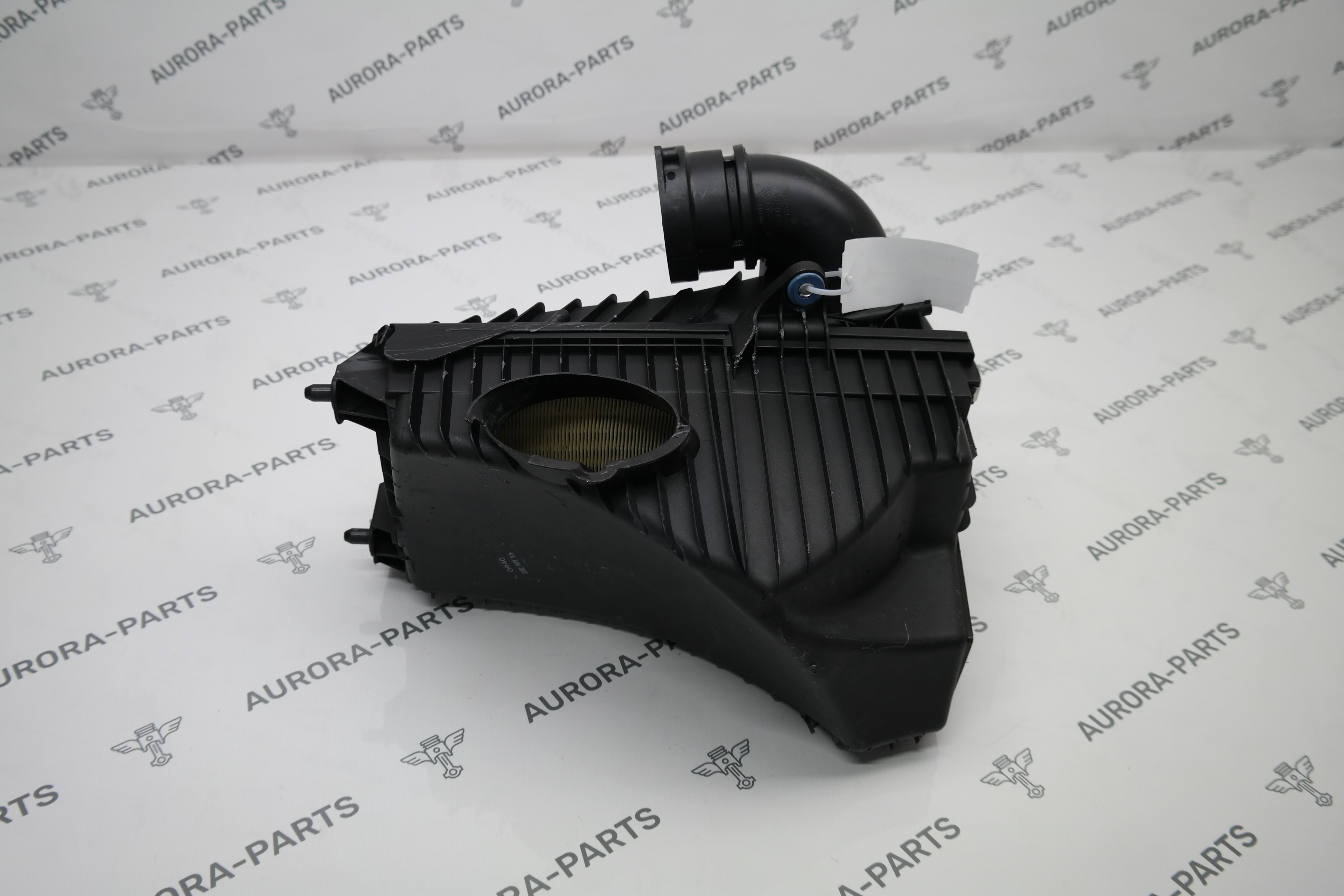 Корпус воздушного фильтра 4.2D (С дефектом) LH Porsche Cayenne