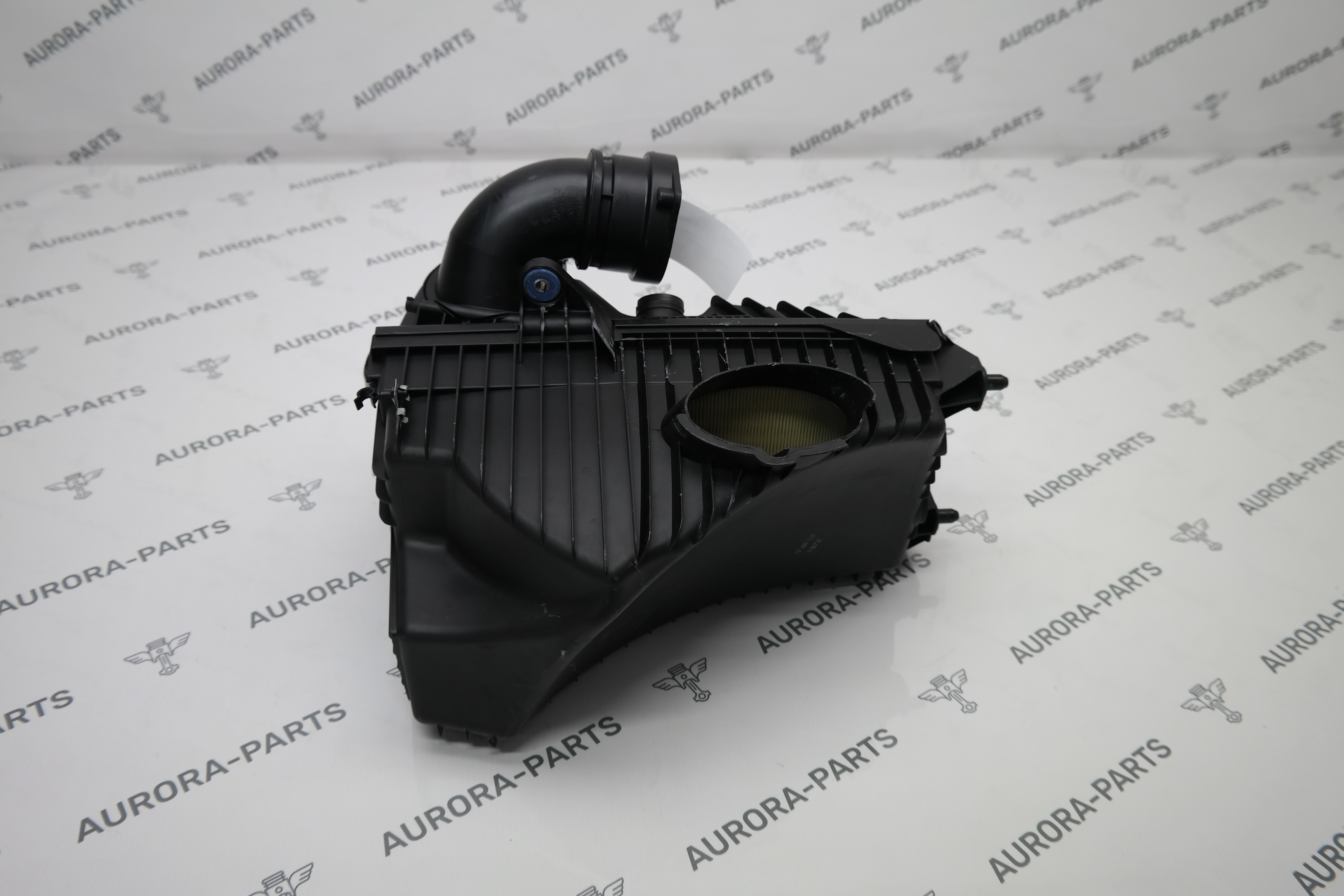 Корпус воздушного фильтра 4.2D, 3.6 бензин(С дефектом) RH Porsche Cayenne