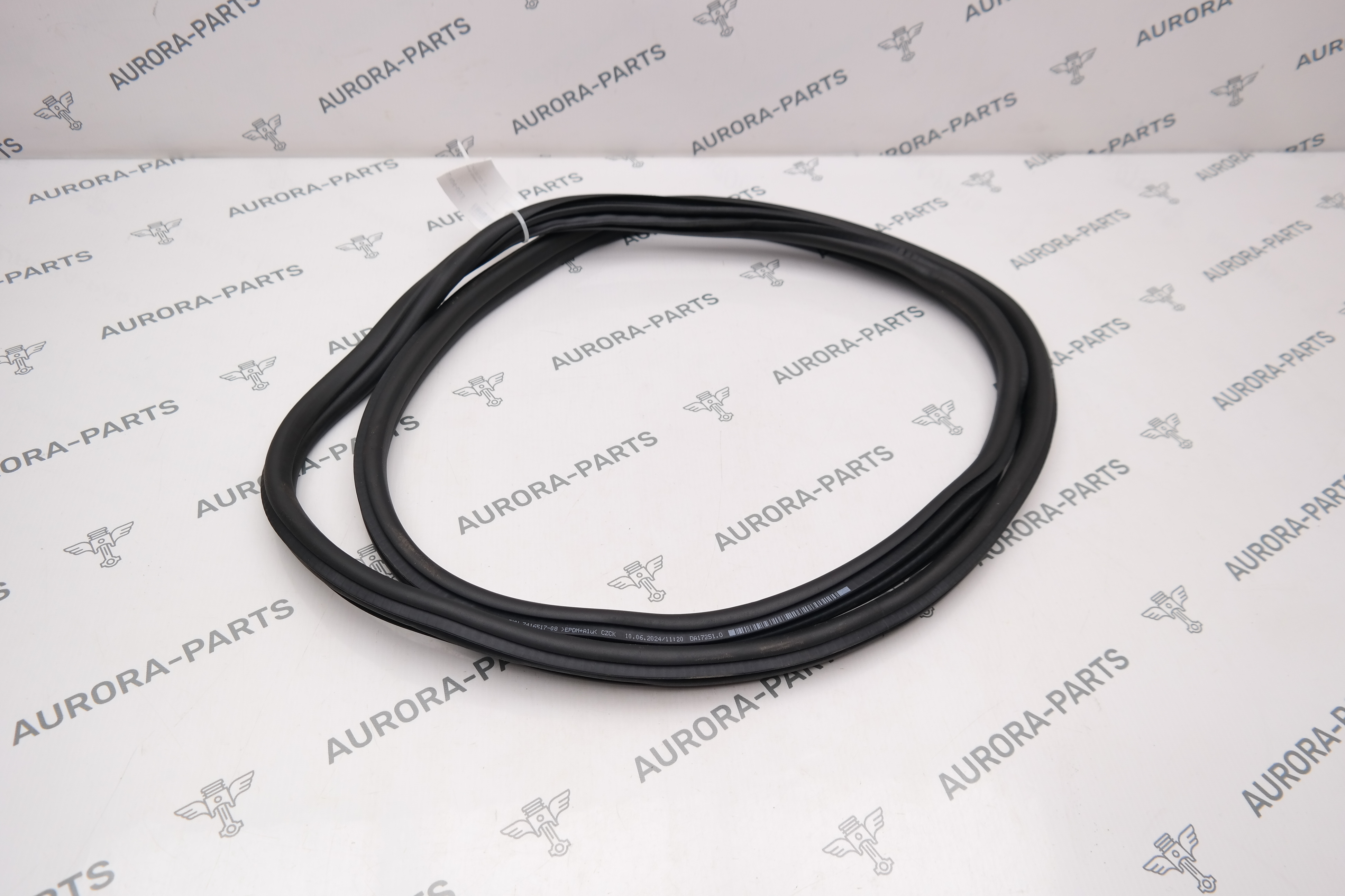 Уплотнитель проема задней двери LH=RH BMW X4