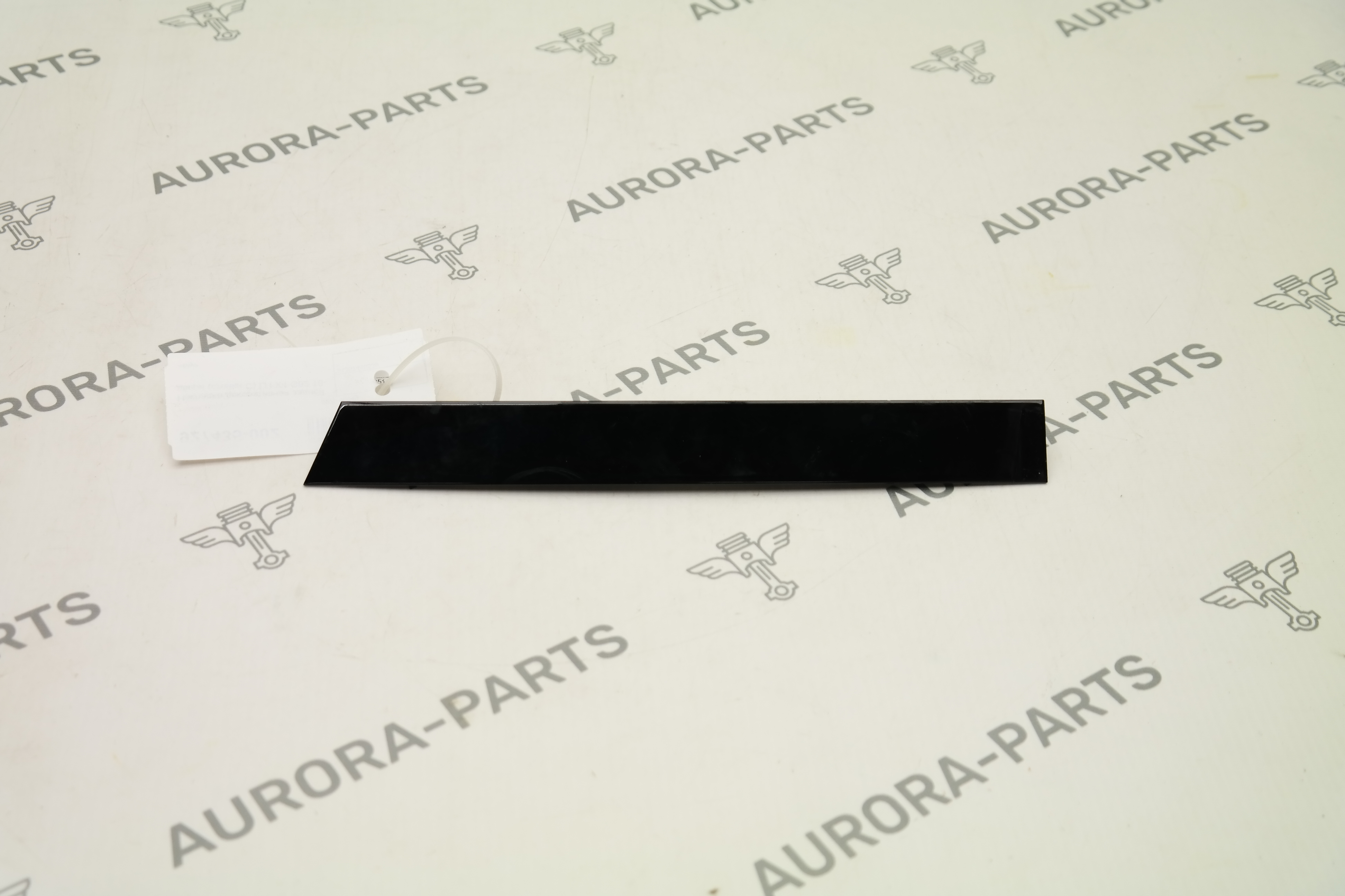 Накладка декоративная задней двери (стойки C) LH BMW X4