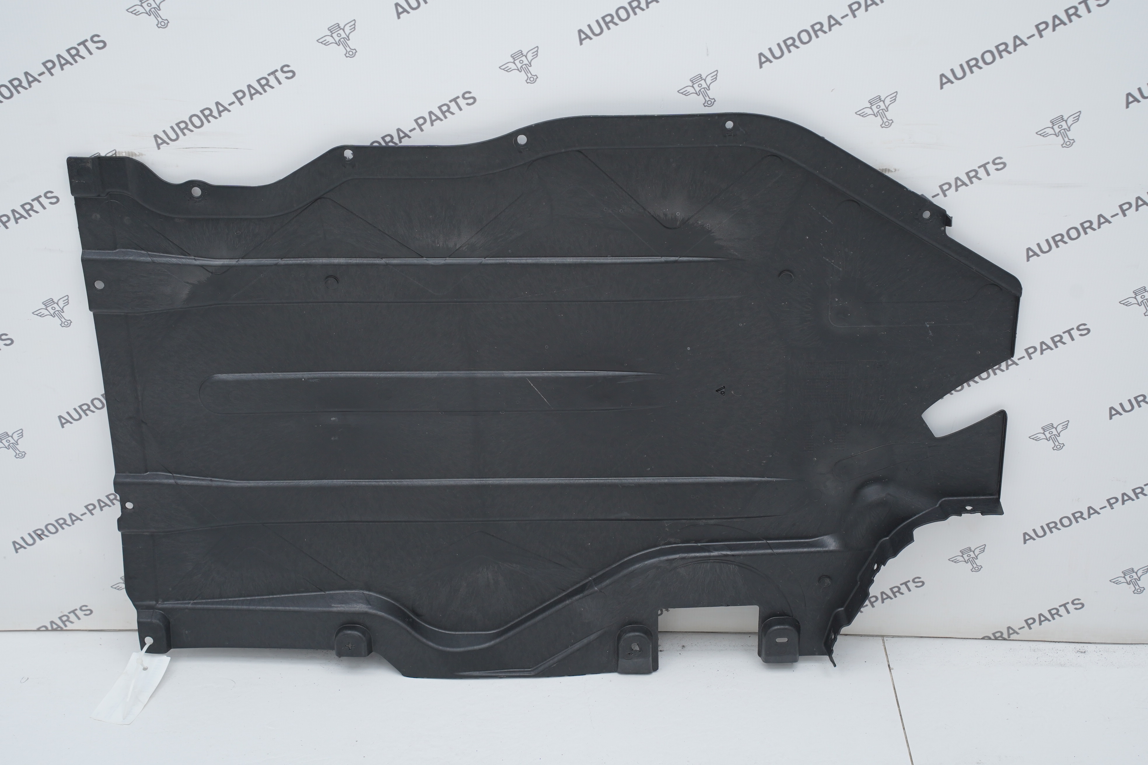 Пыльник двигателя LH BMW X5