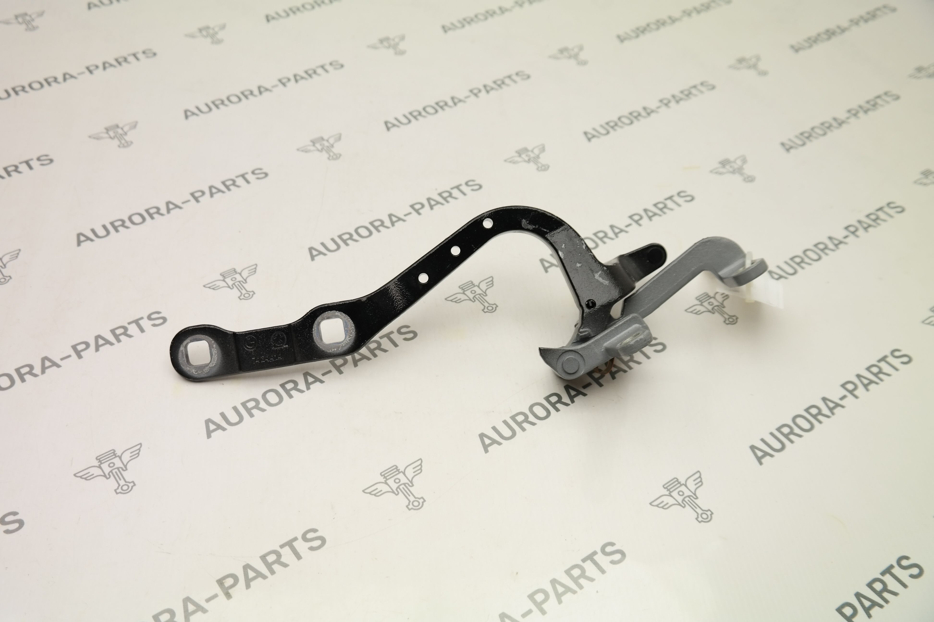 Петля крышки багажника RH BMW X4