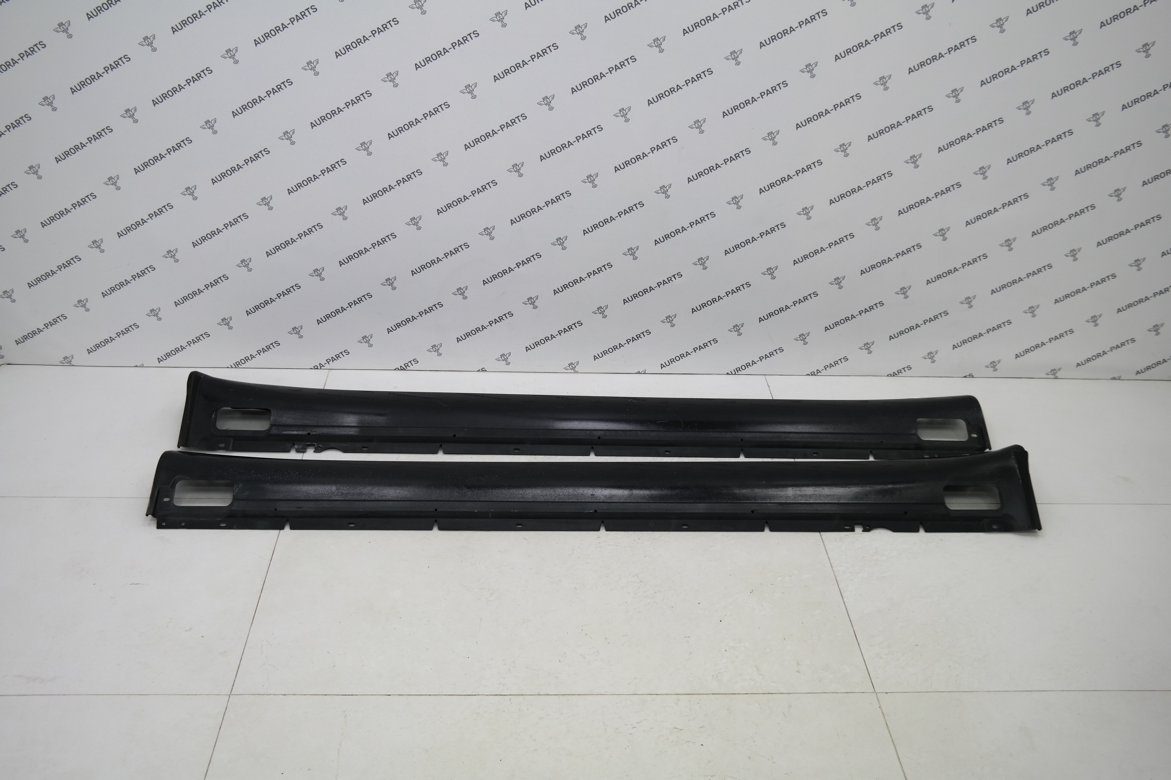 Комплект молдингов наружних порогов (Крашеные) Porsche Cayenne