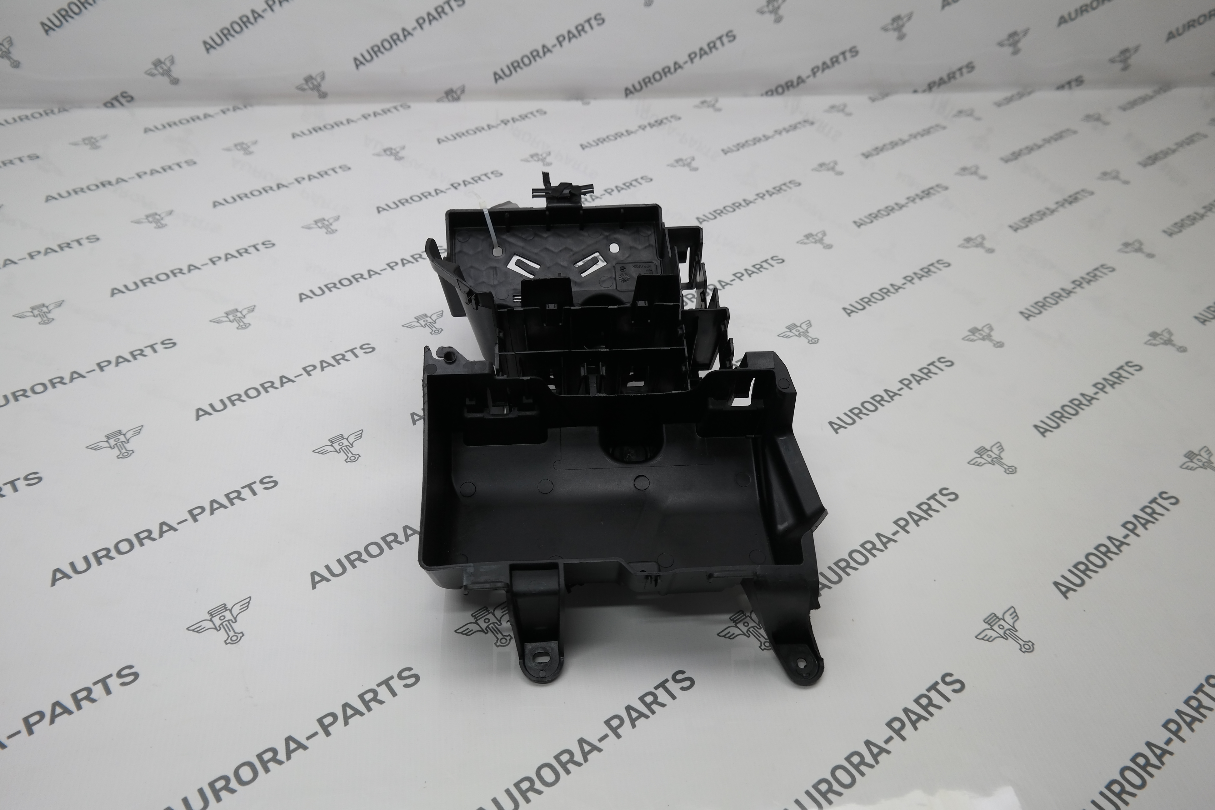 Кронштейн блока предохранителей BMW X5