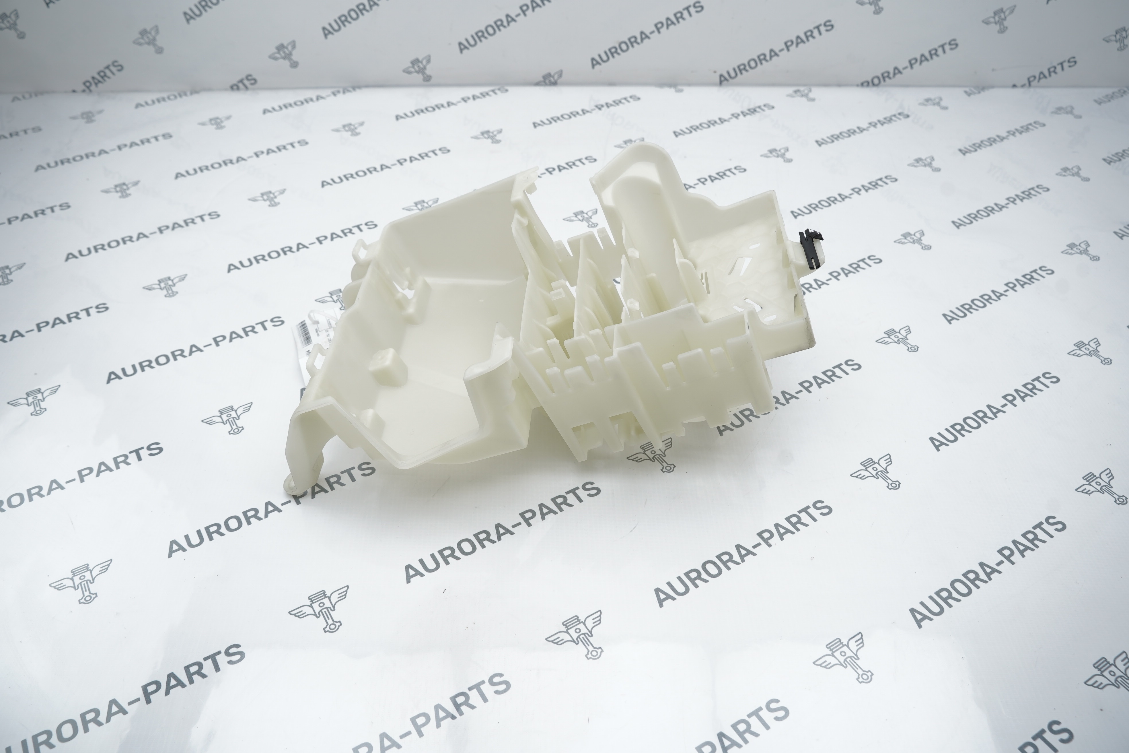 Кронштейн блока предохранителей BMW X5