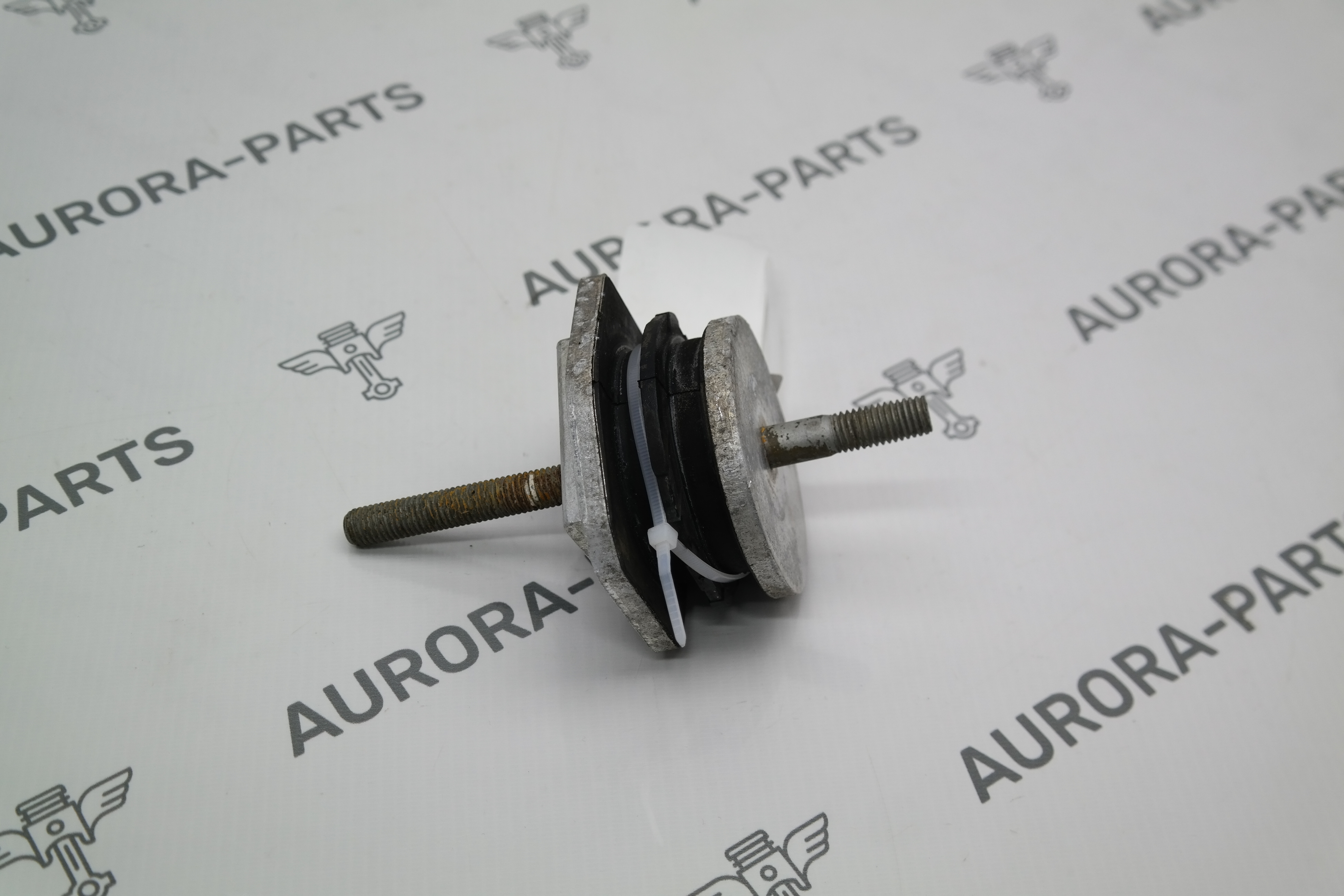 Опора задней рессоры LH=RH Volvo XC60