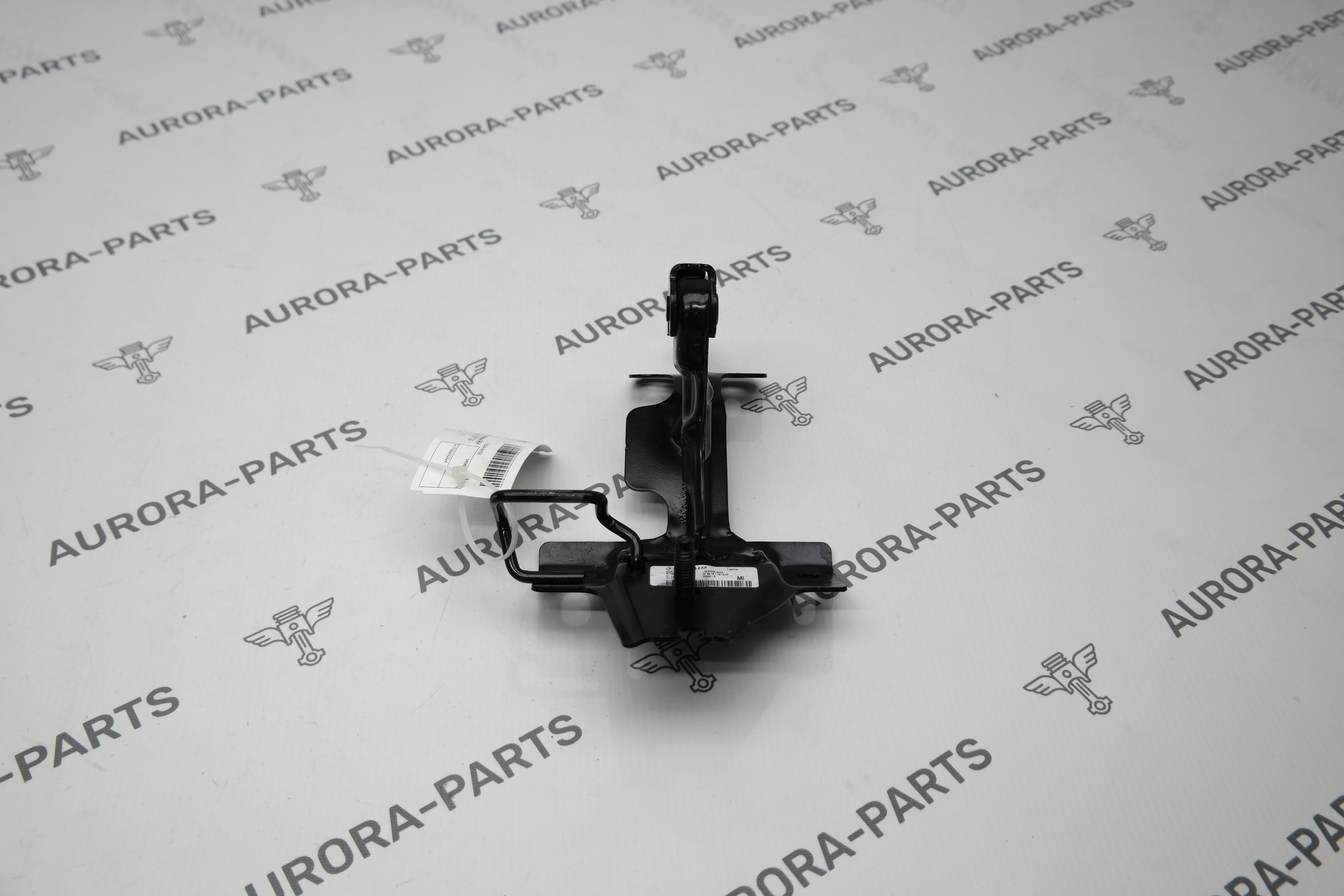 Кронштейн заднего сиденья RН Mercedes CLA