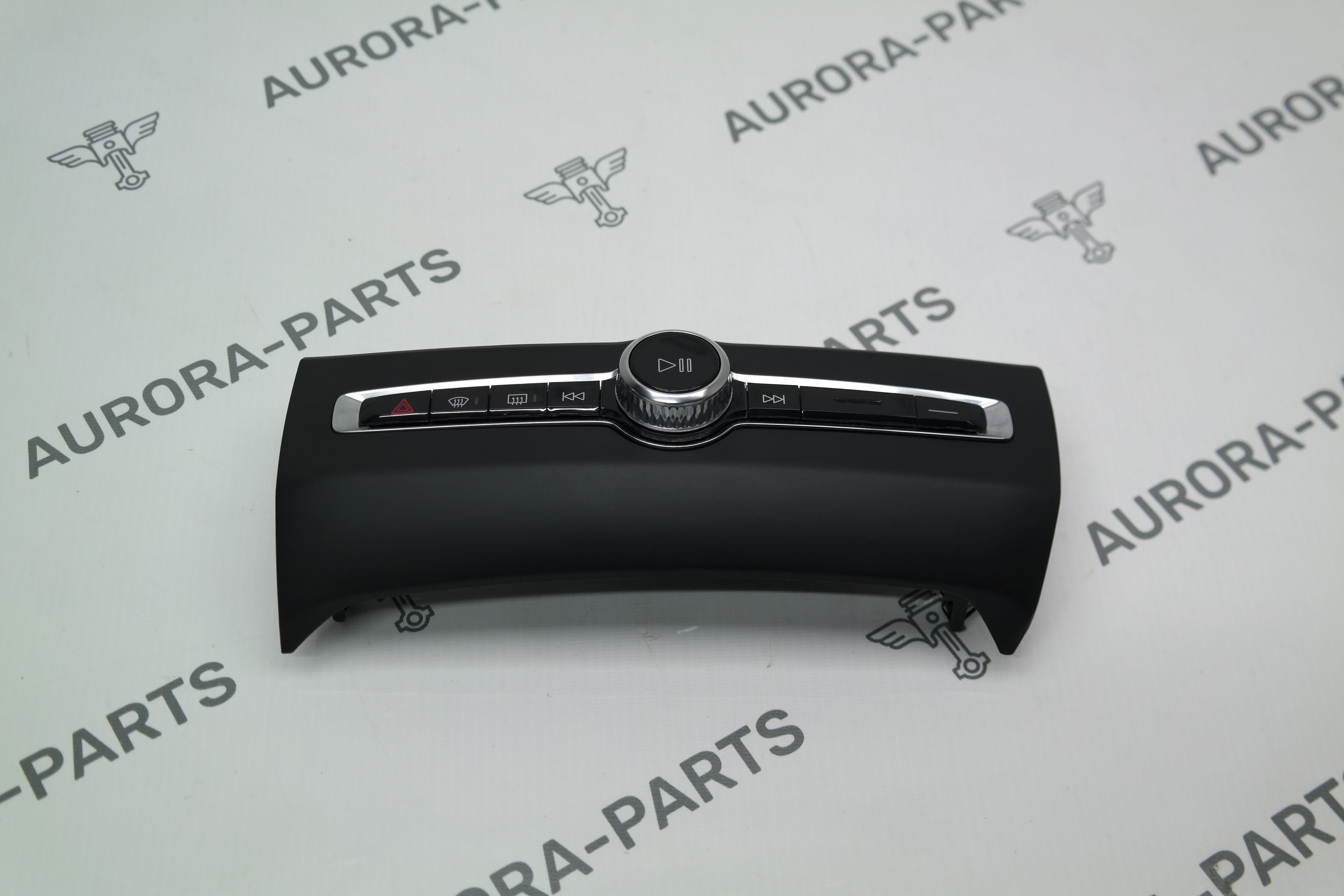 Панель управления мултимедиа Volvo XC60