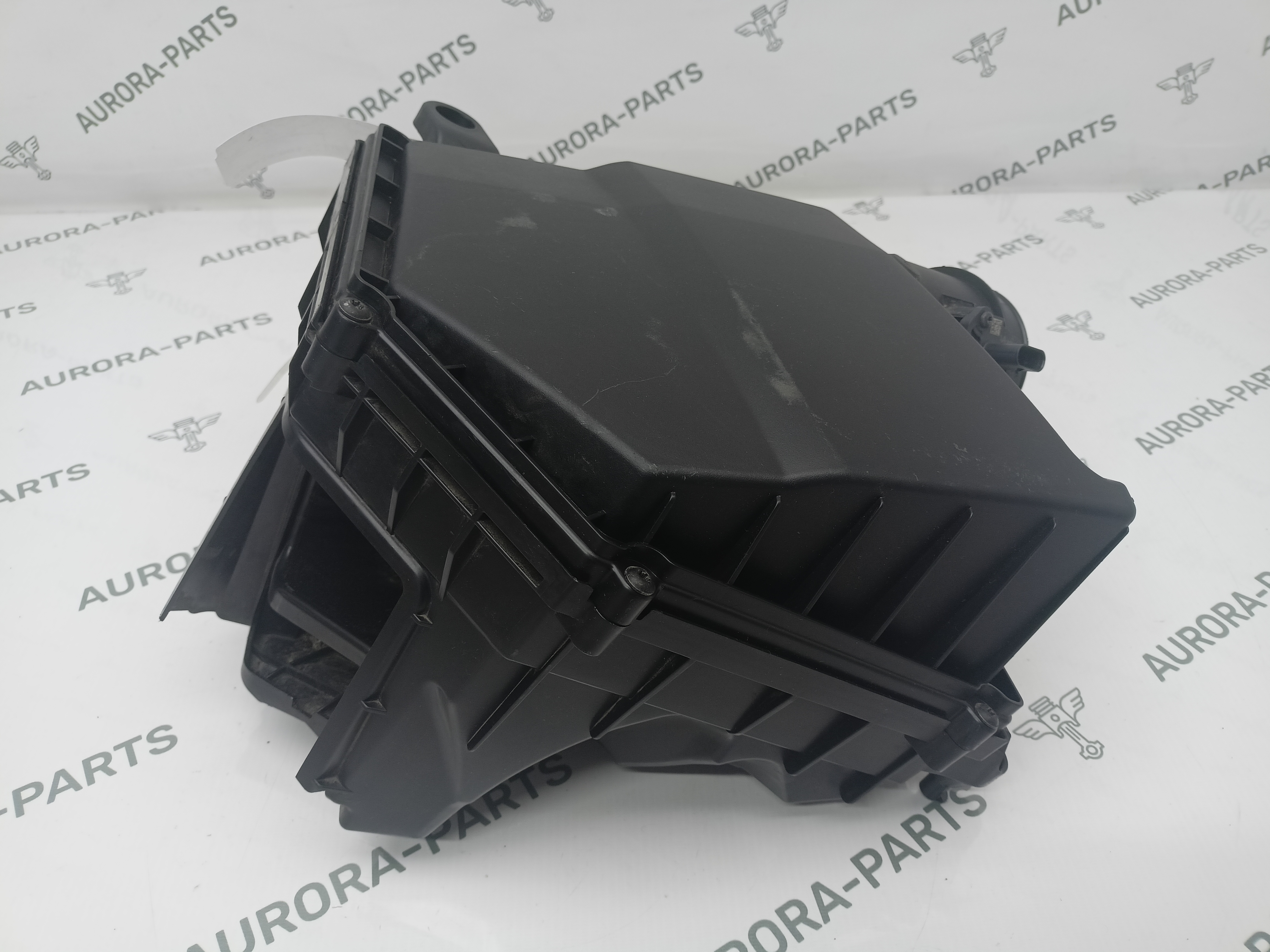 Корпус воздушного фильтра Volvo XC60