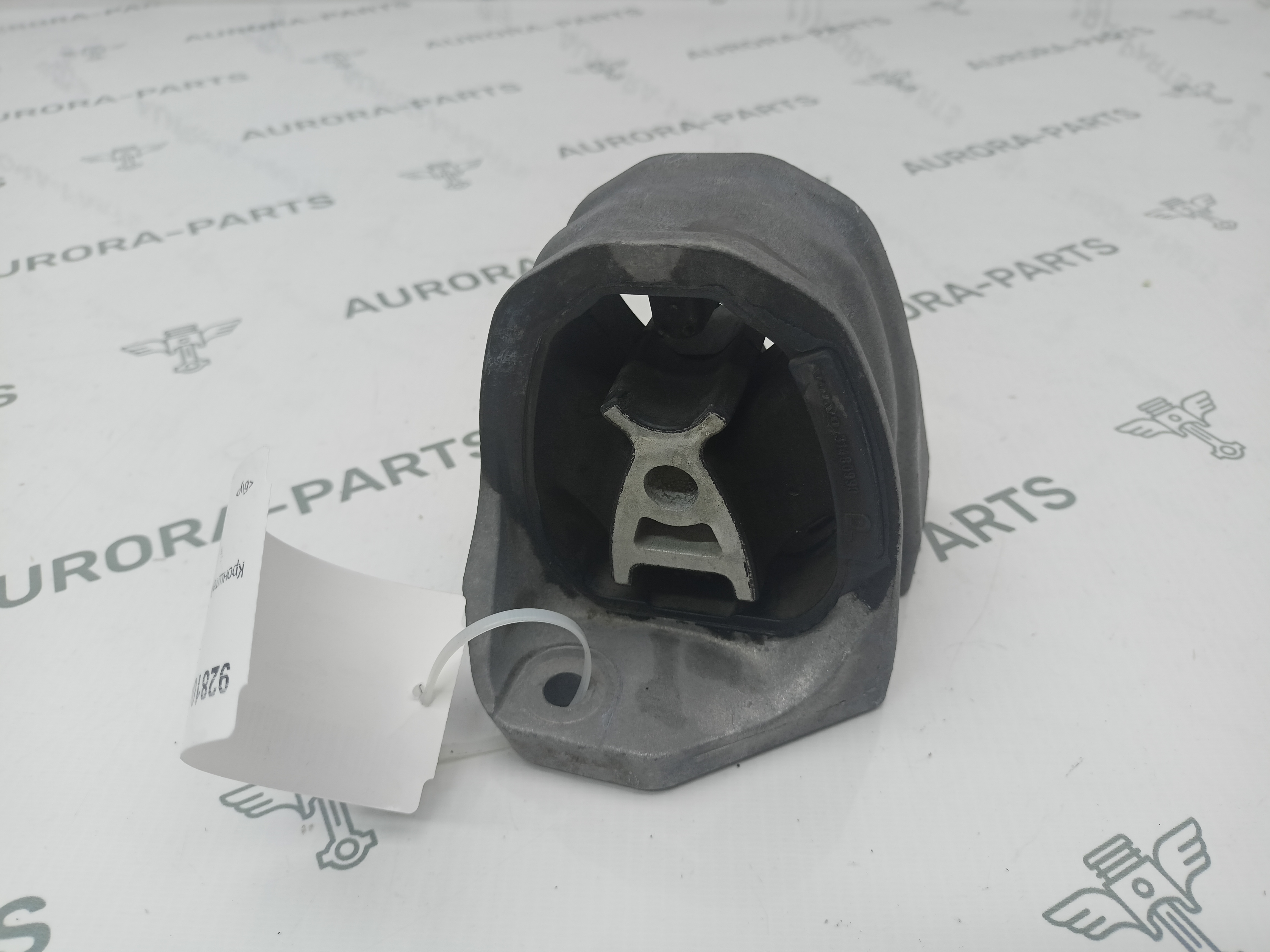 Кронштейн двигателя Volvo XC60