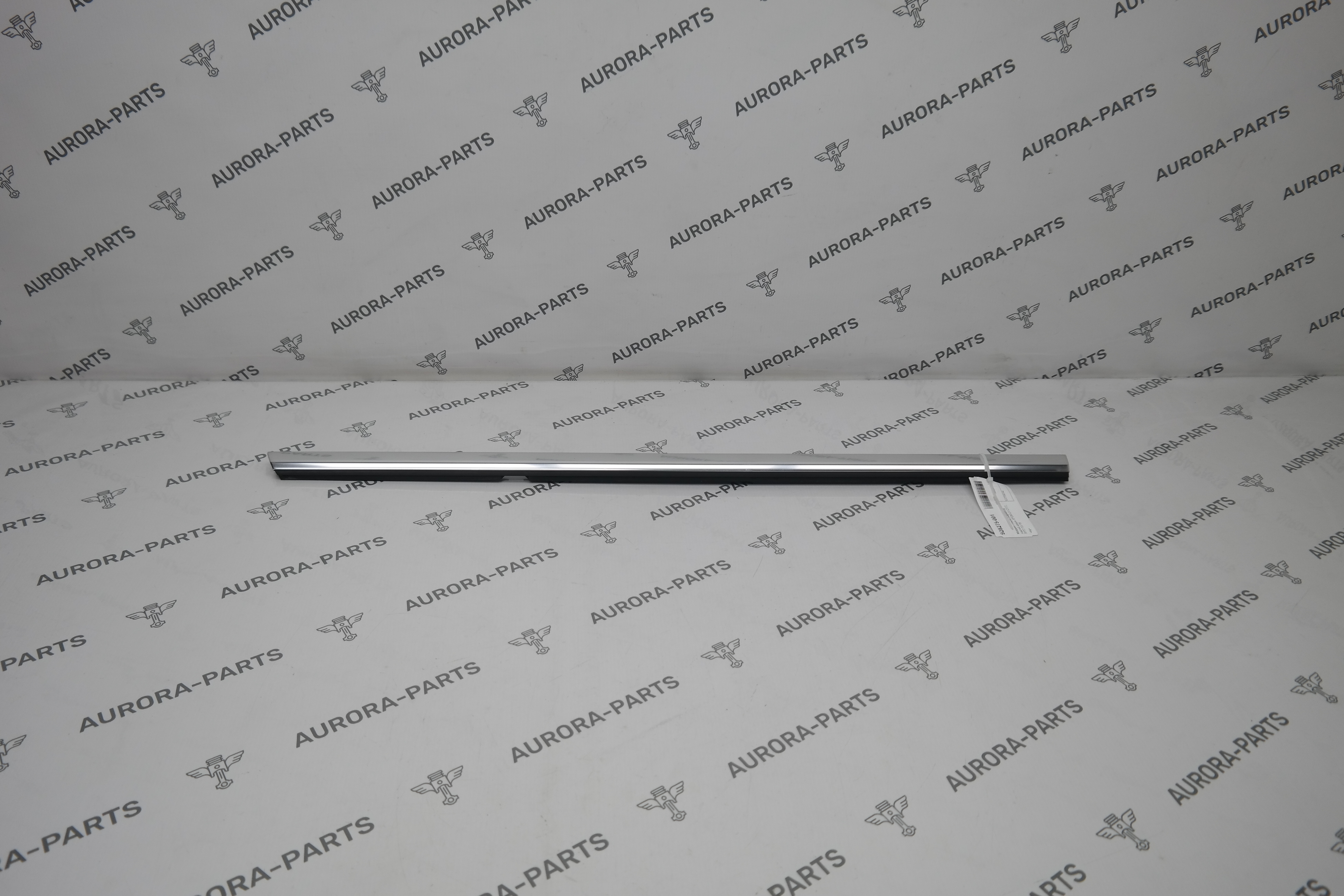 Молдинг стекла (Бархотка) задней двери ХРОМ LH Mercedes CLA