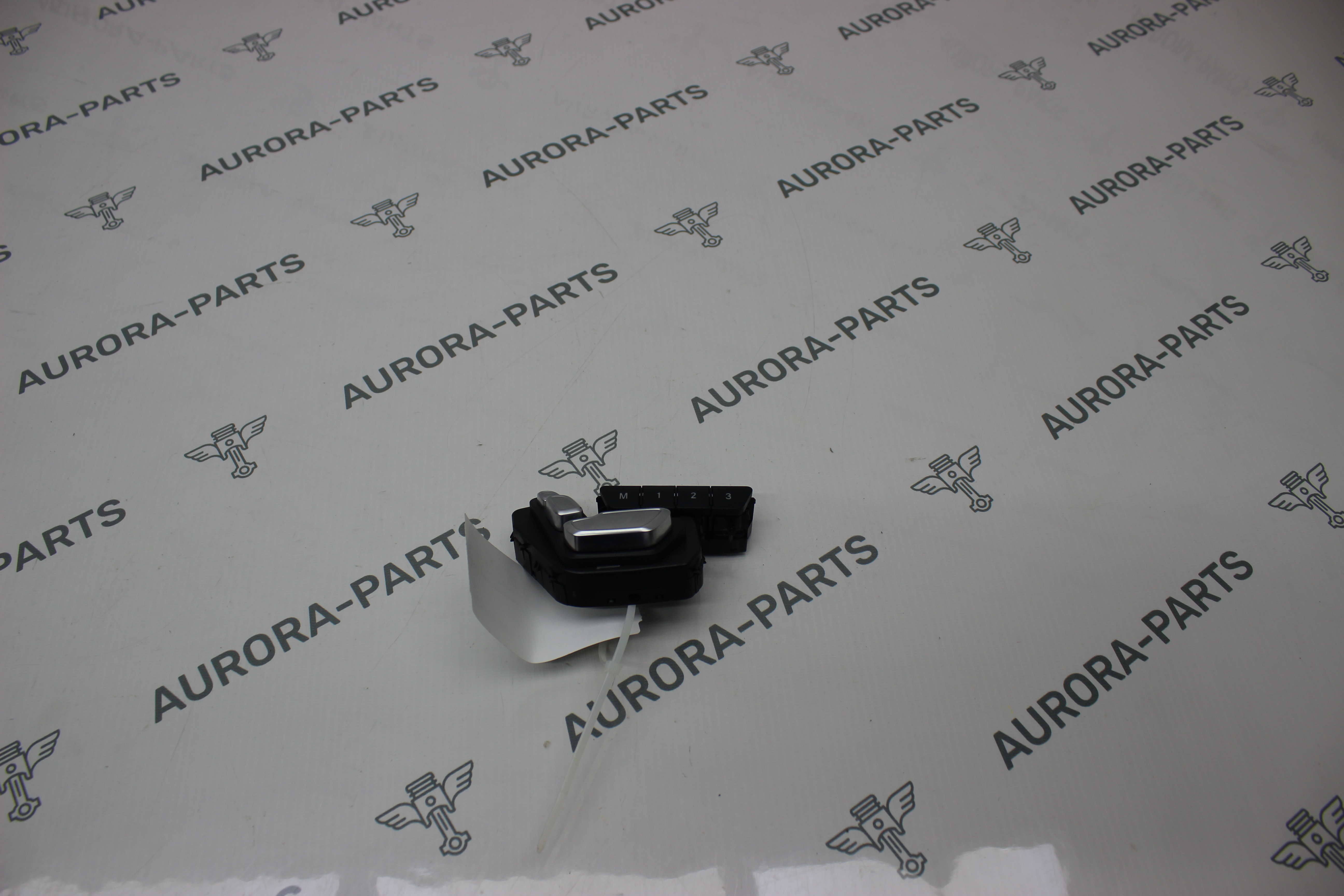 Блок кнопок управления передними сиденьями LH Mercedes CLA