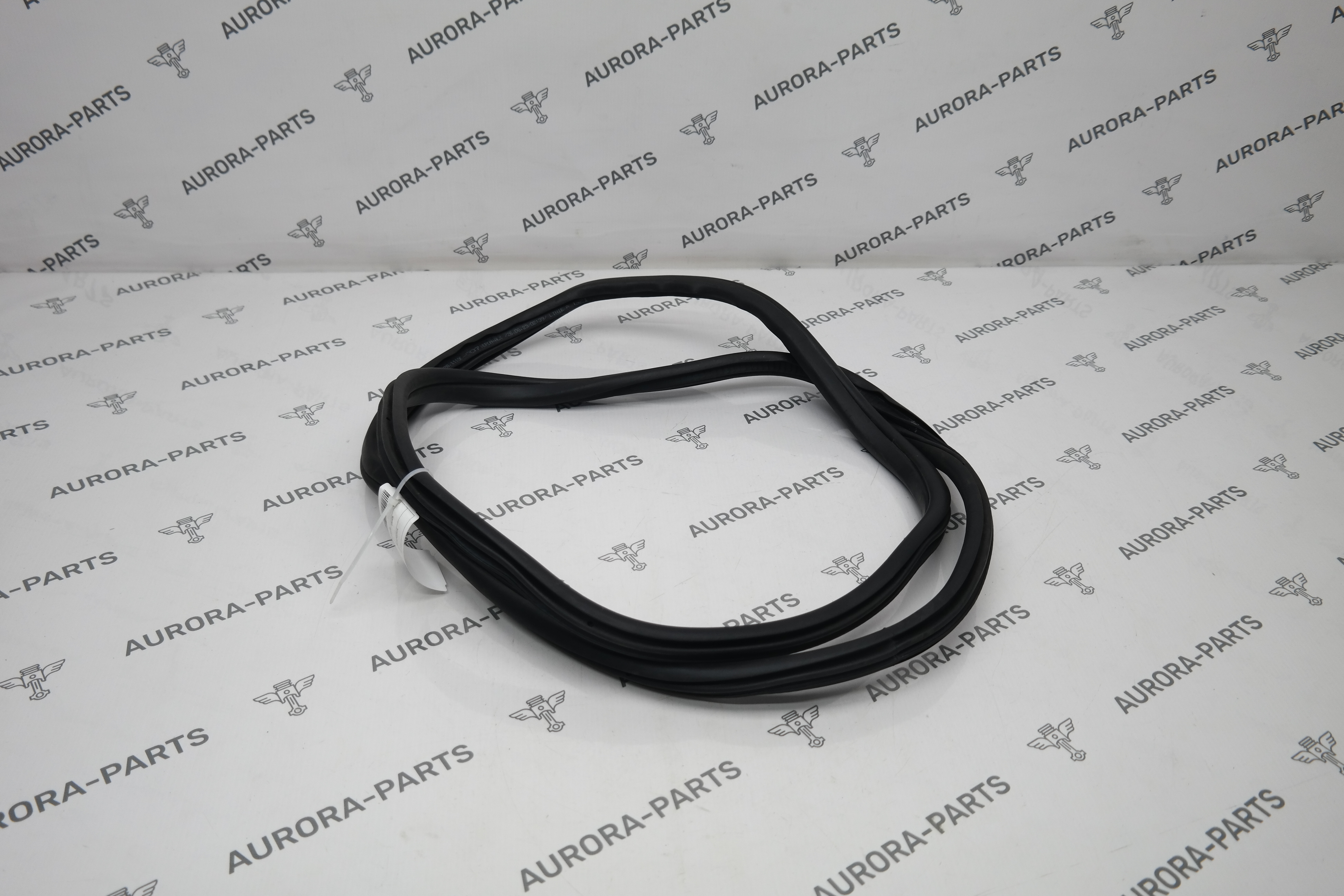 Уплотнитель проема задней двери RH=LH BMW 3-Series