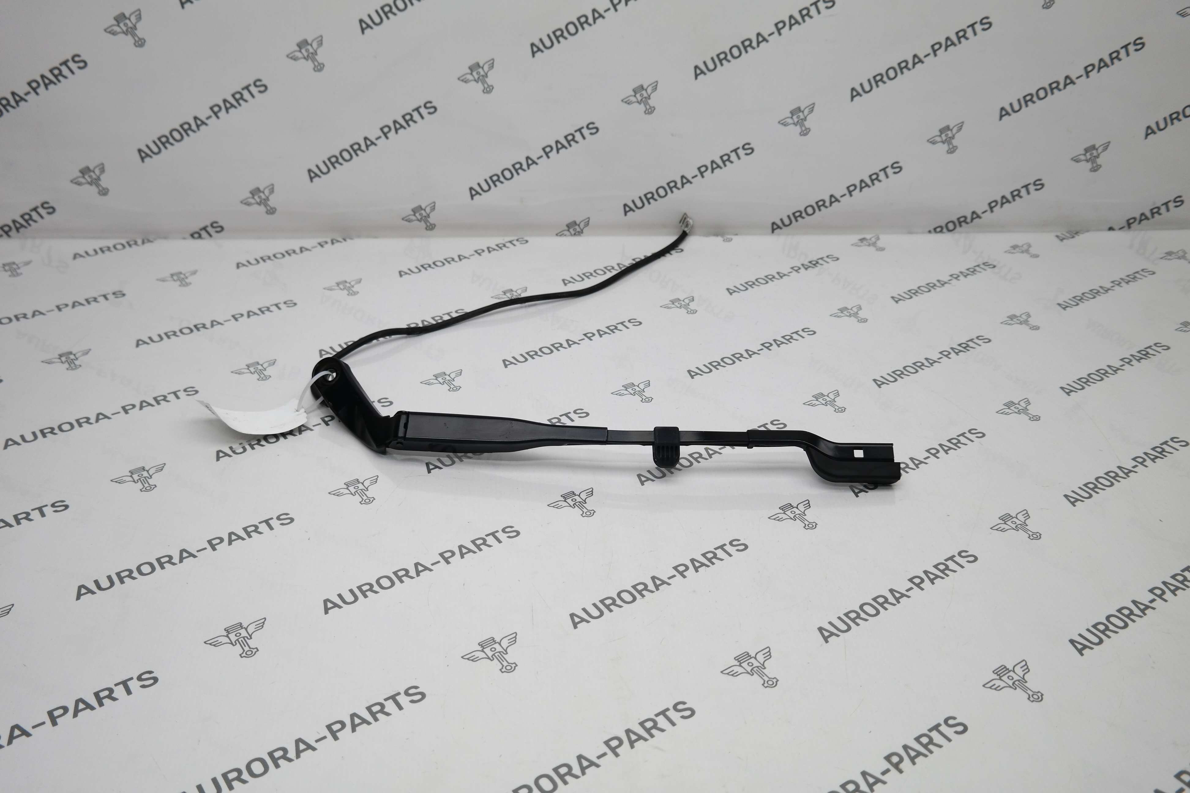 Поводок стеклоочистителя RН Land Rover Defender