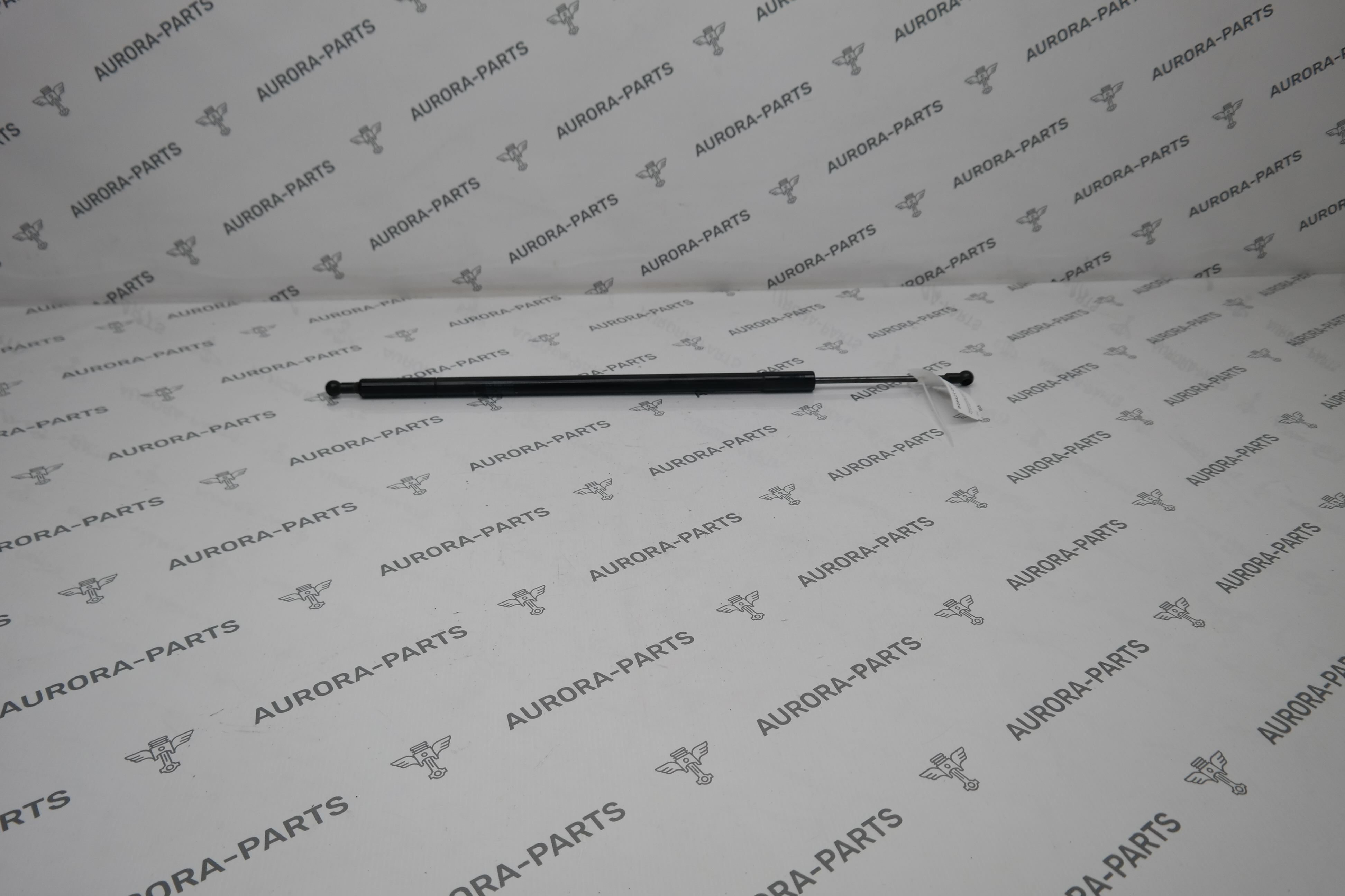 Амортизатор крышки багажника Land Rover Defender