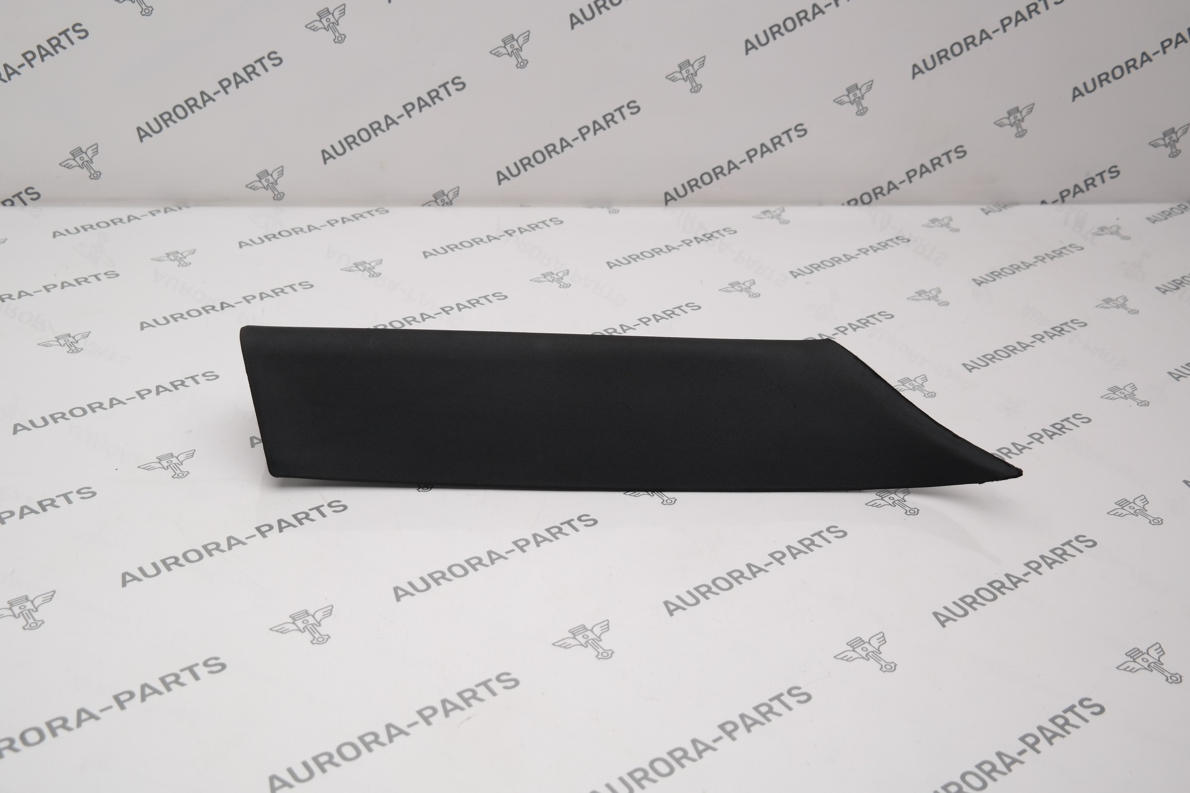 Обшивка стойки A RН Land Rover Defender