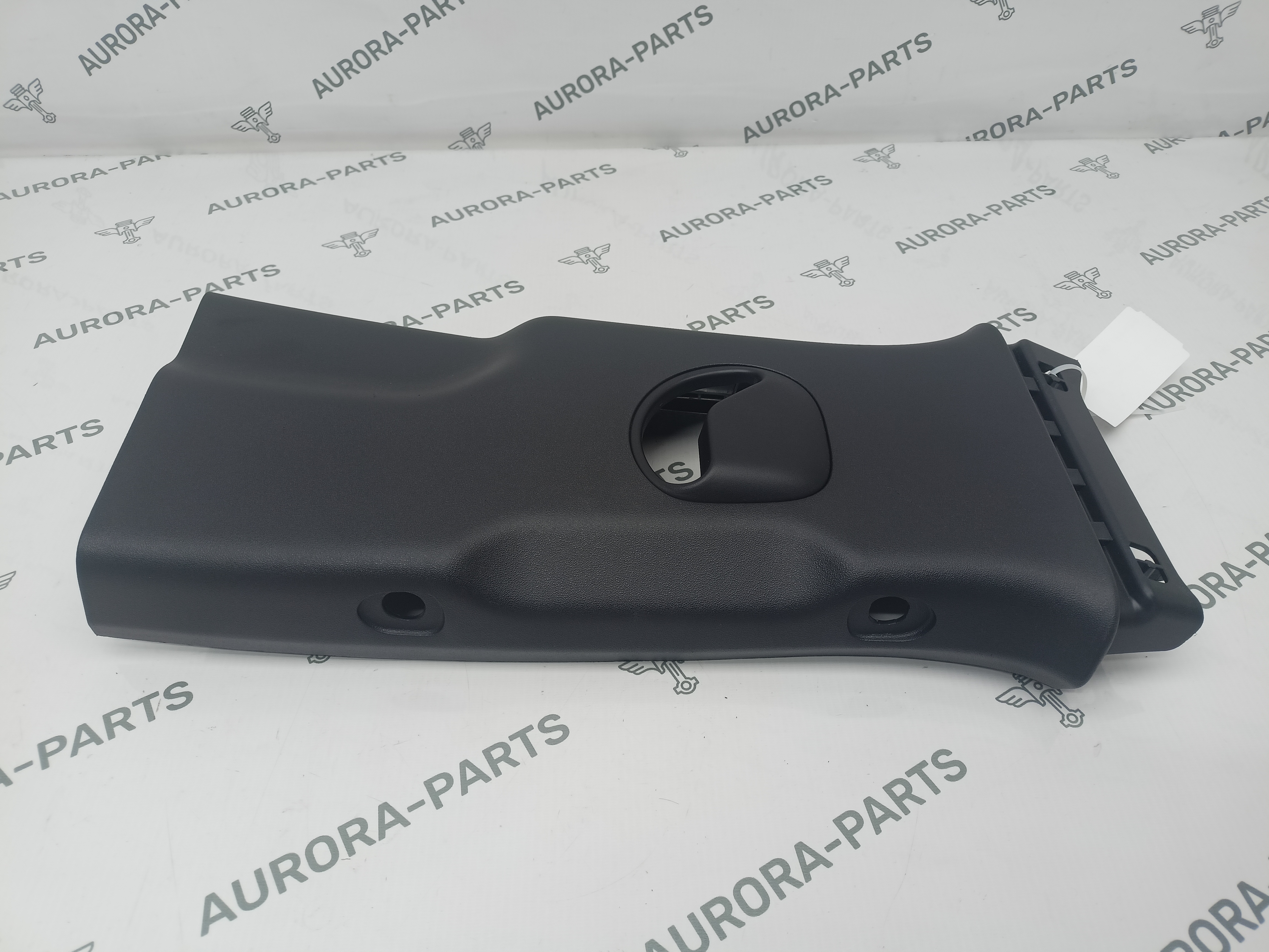 Обшивка стойки B RН Land Rover Defender