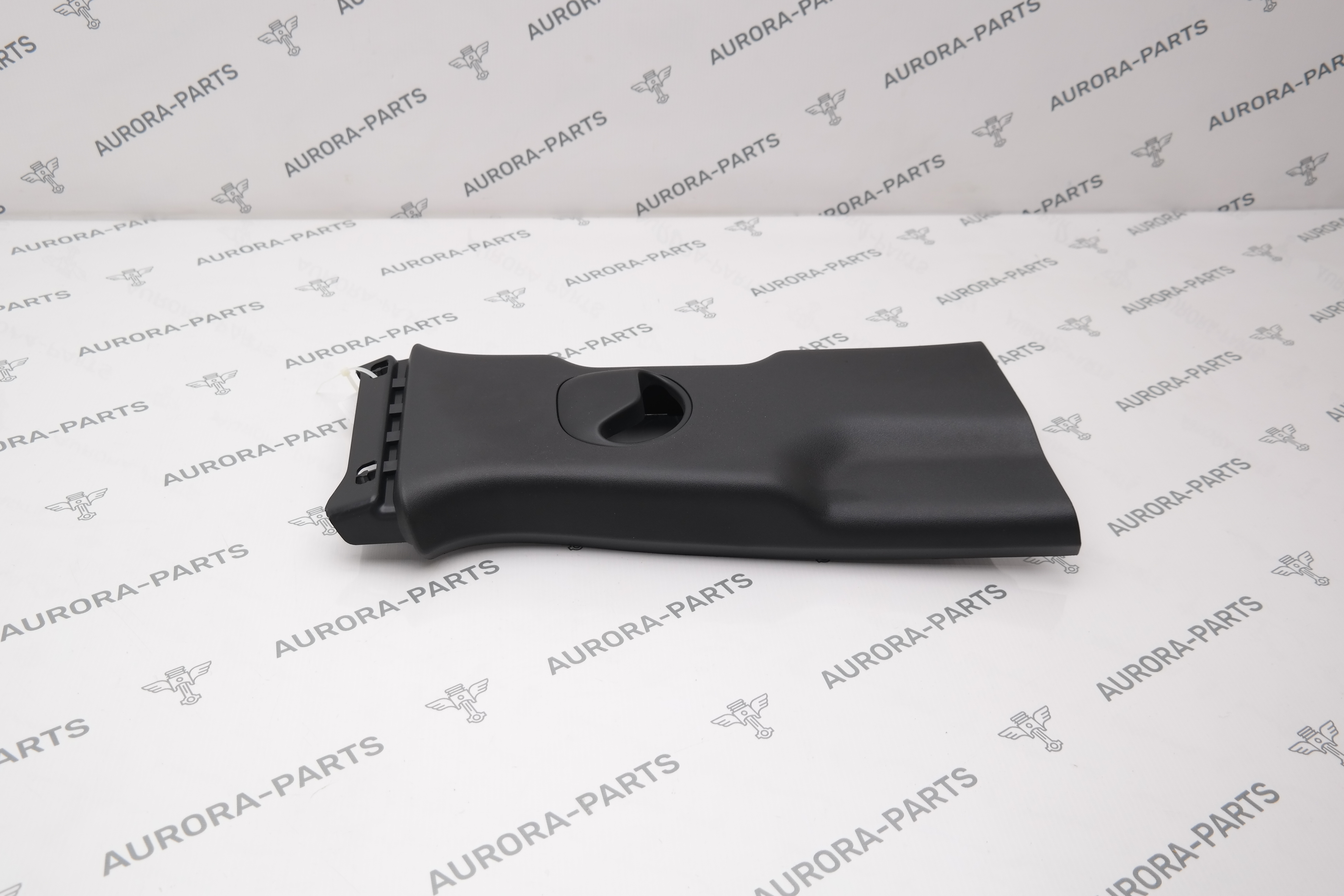 Обшивка стойки B RН Land Rover Defender