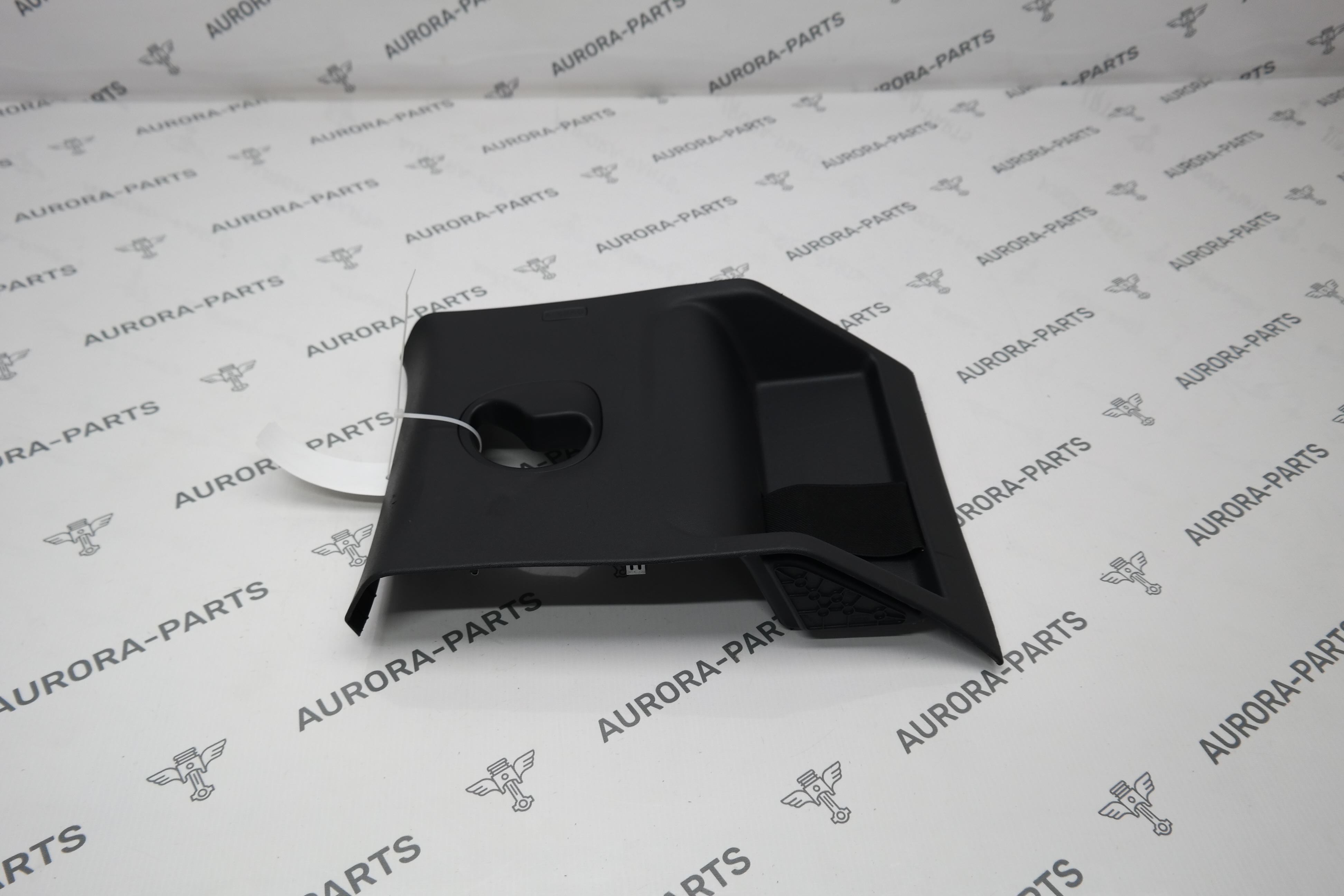 Обшивка стойки C RН Land Rover Defender