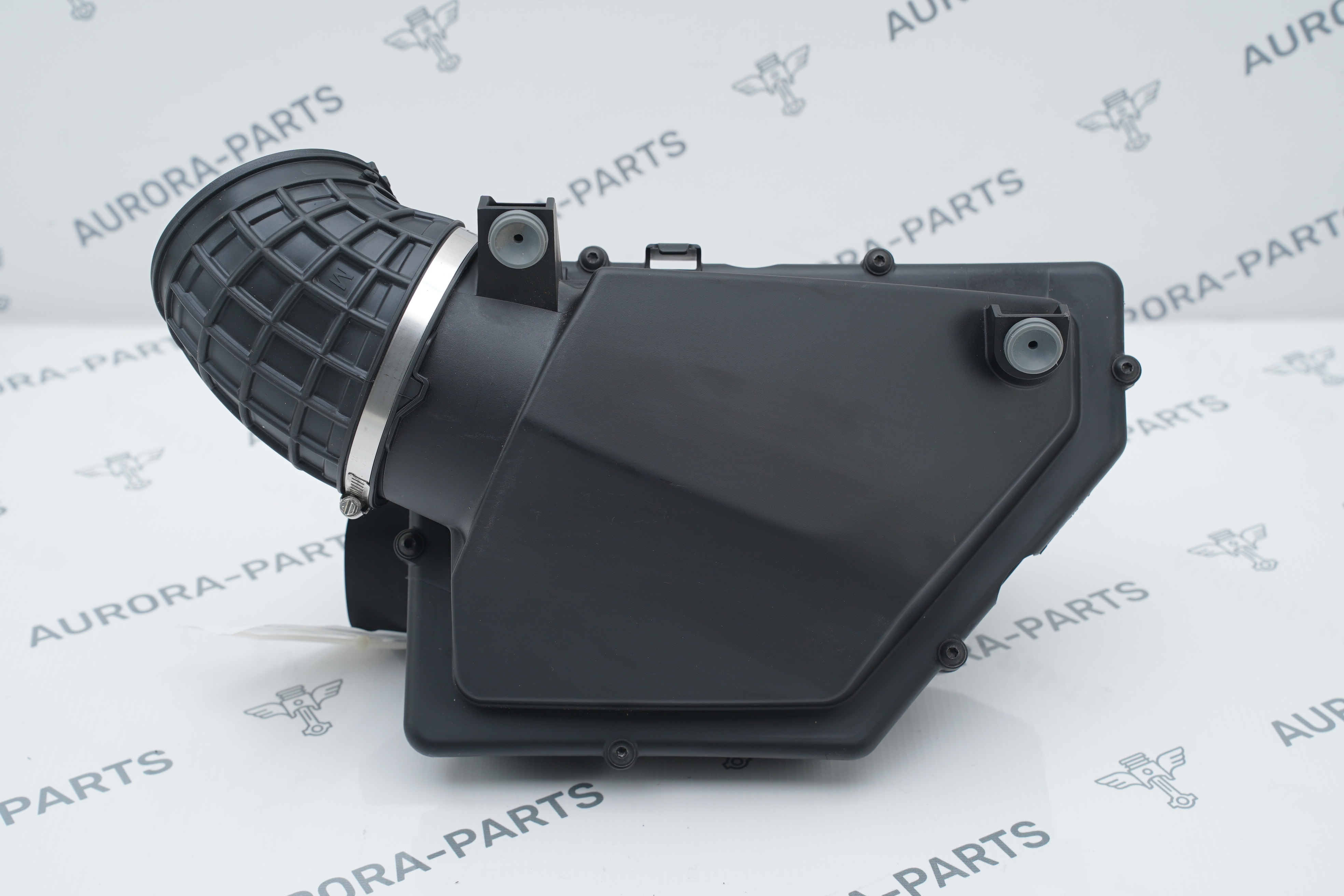 Корпус воздушного фильтра LH BMW X5