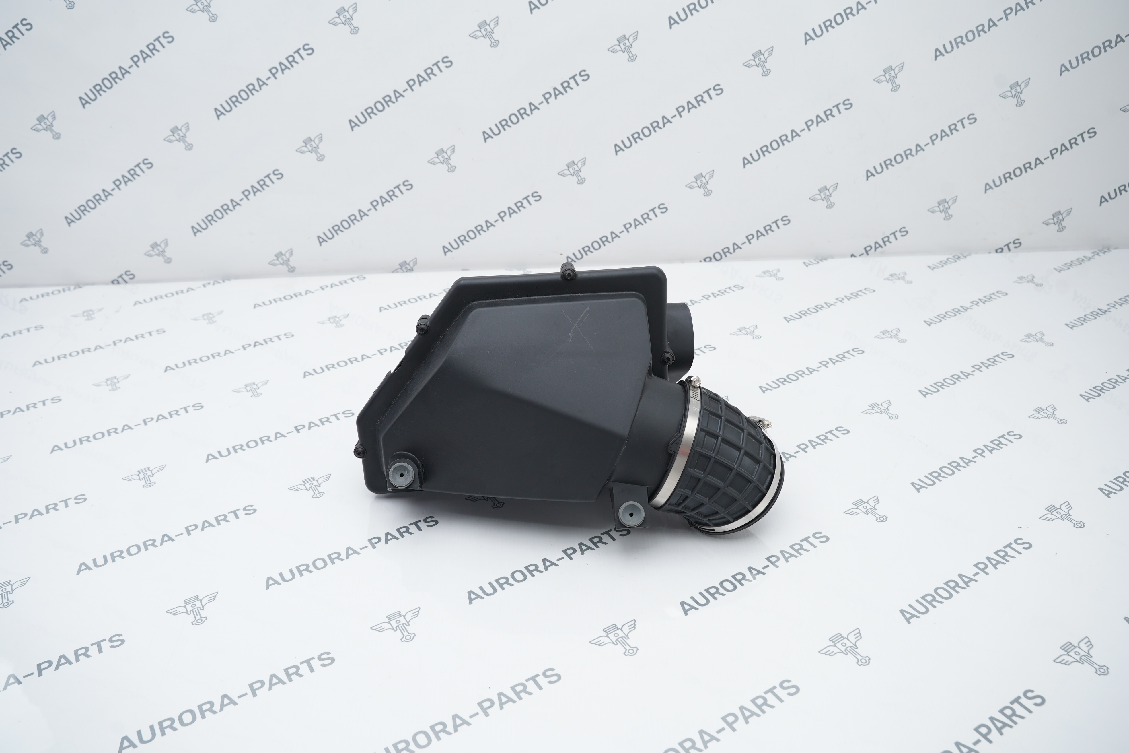 Корпус воздушного фильтра LH BMW X5