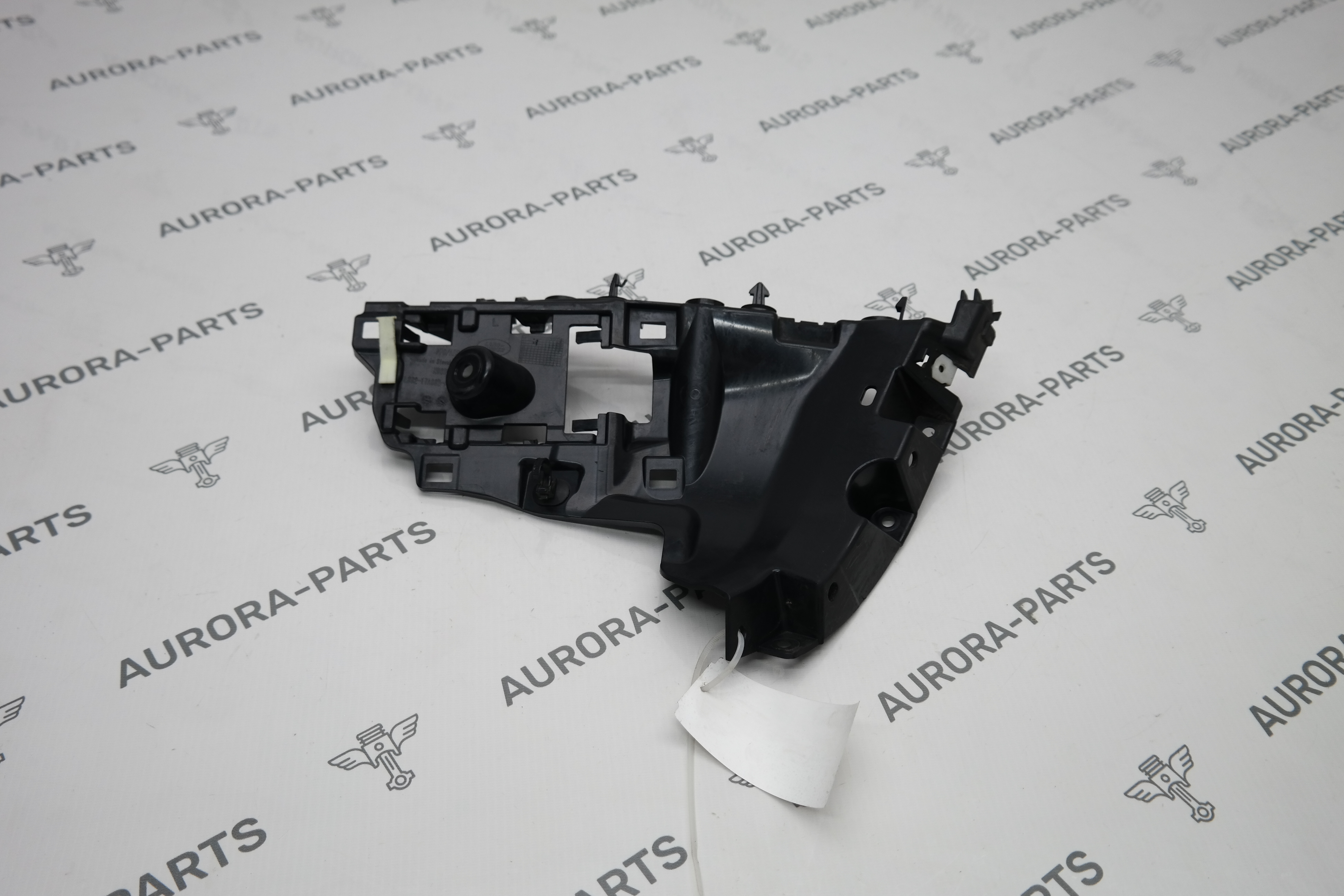 Кронштейн заднего бампера LH Land Rover Defender