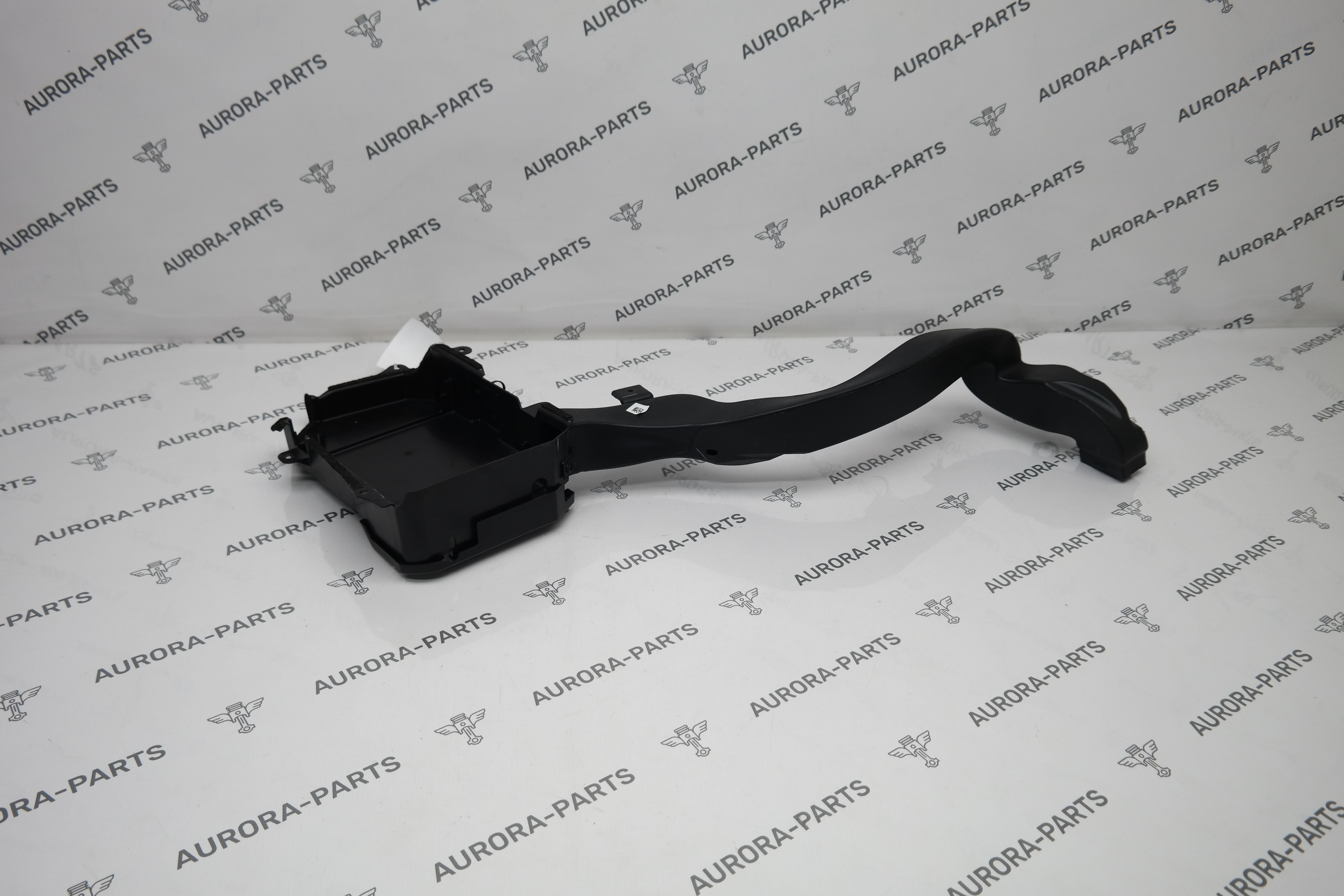 Крышка корпуса преобразователя напряжения Land Rover Defender