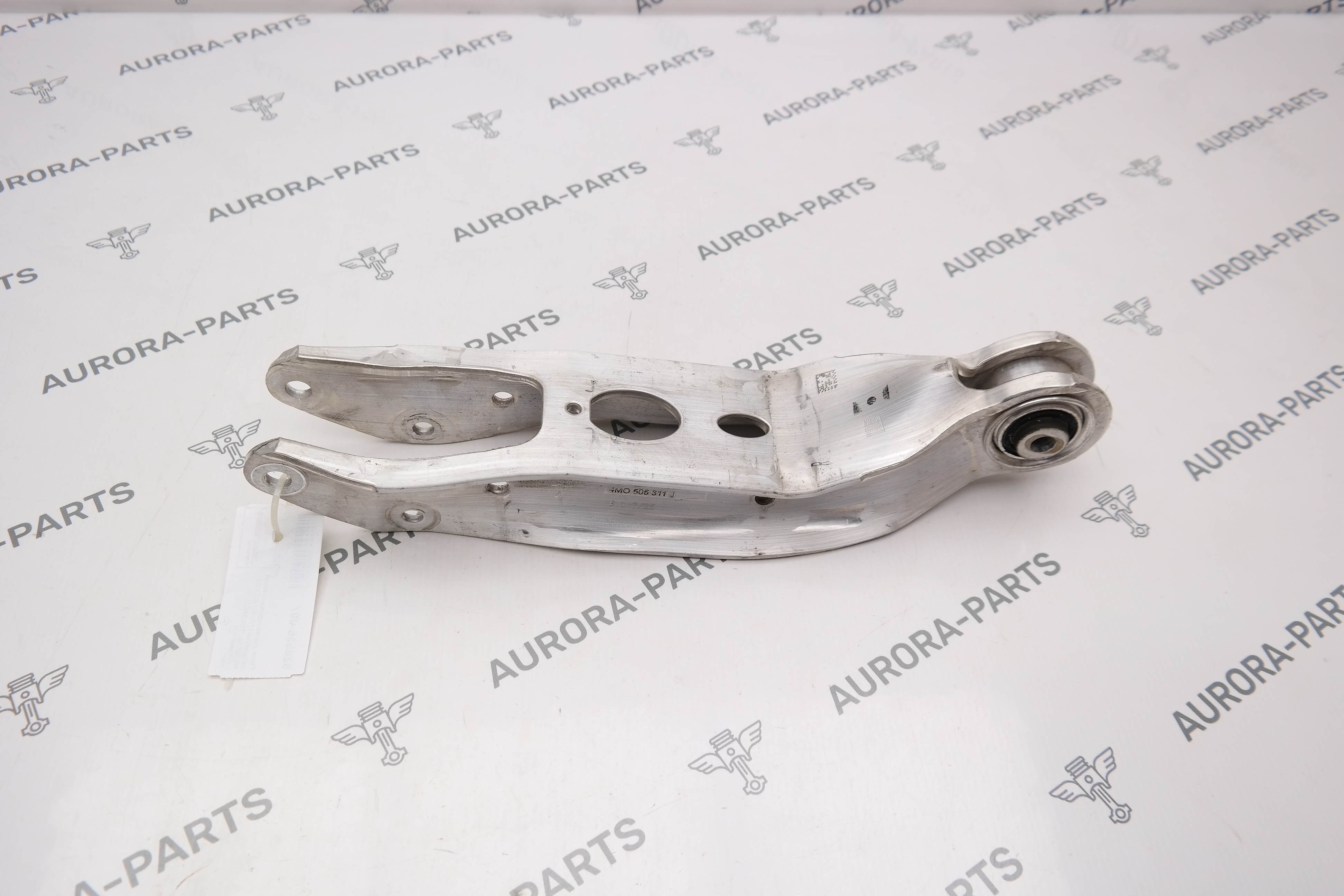 Рычаг задней подвески нижний поперечный LH = RH VW Touareg