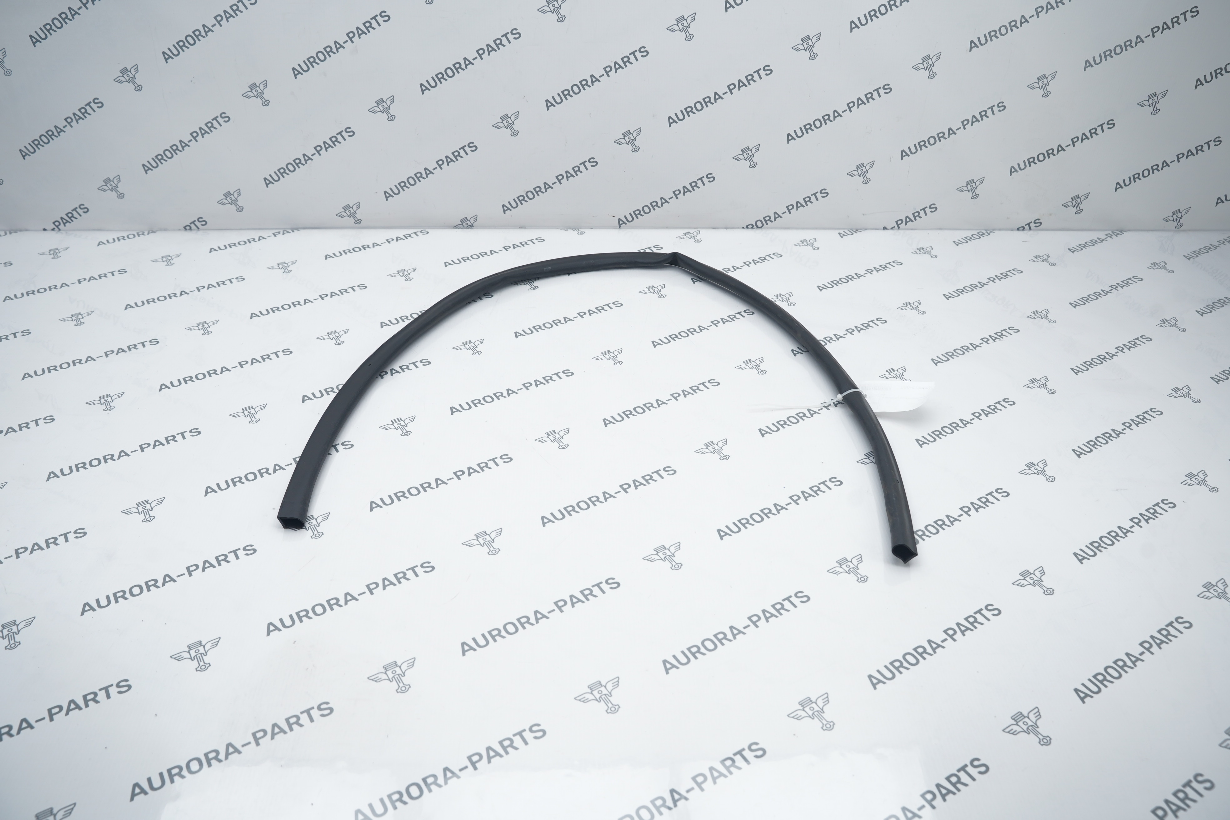 Уплотнитель капота передний BMW X7