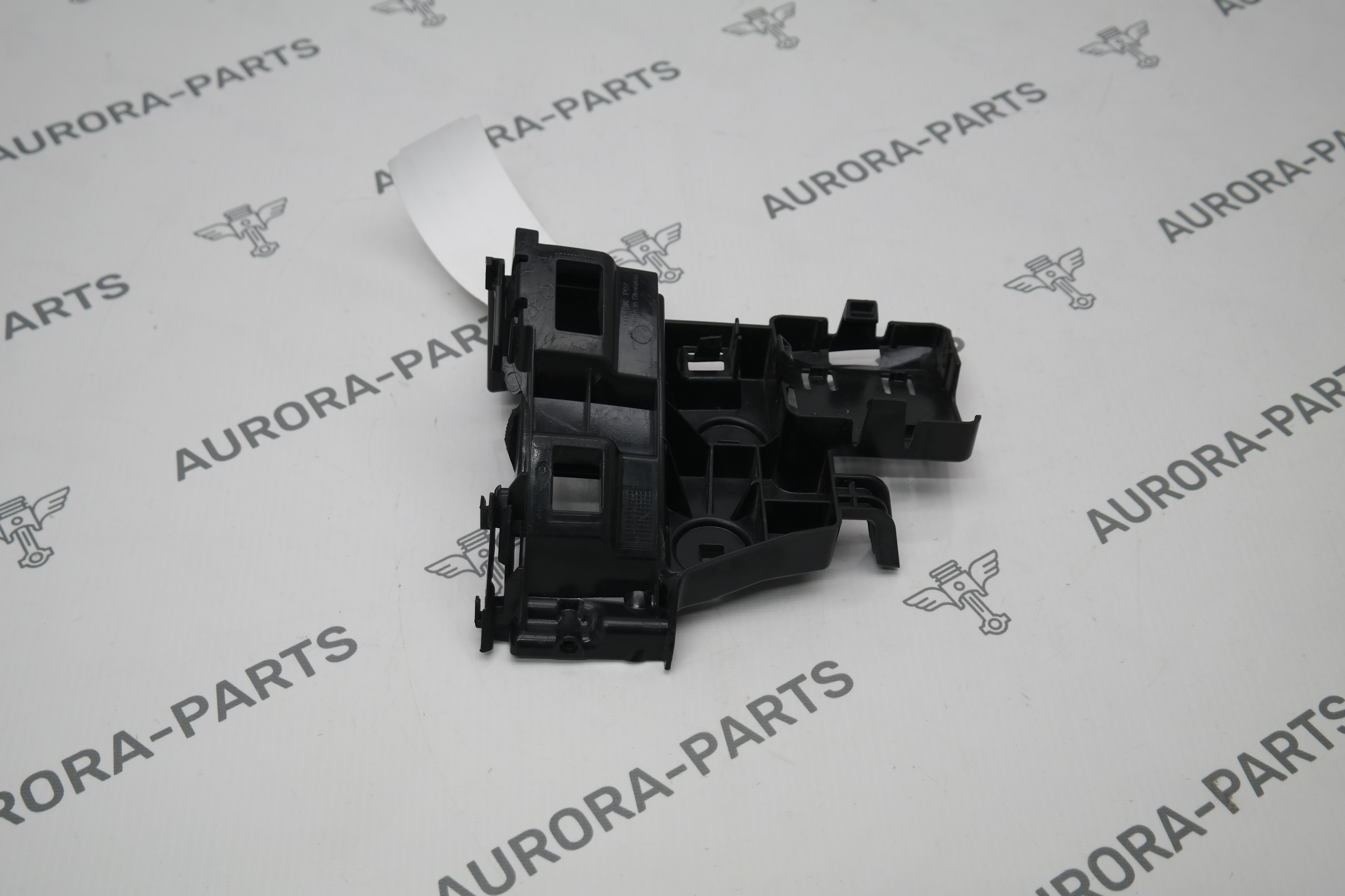 Направляющая заднего бампера LH VW Touareg