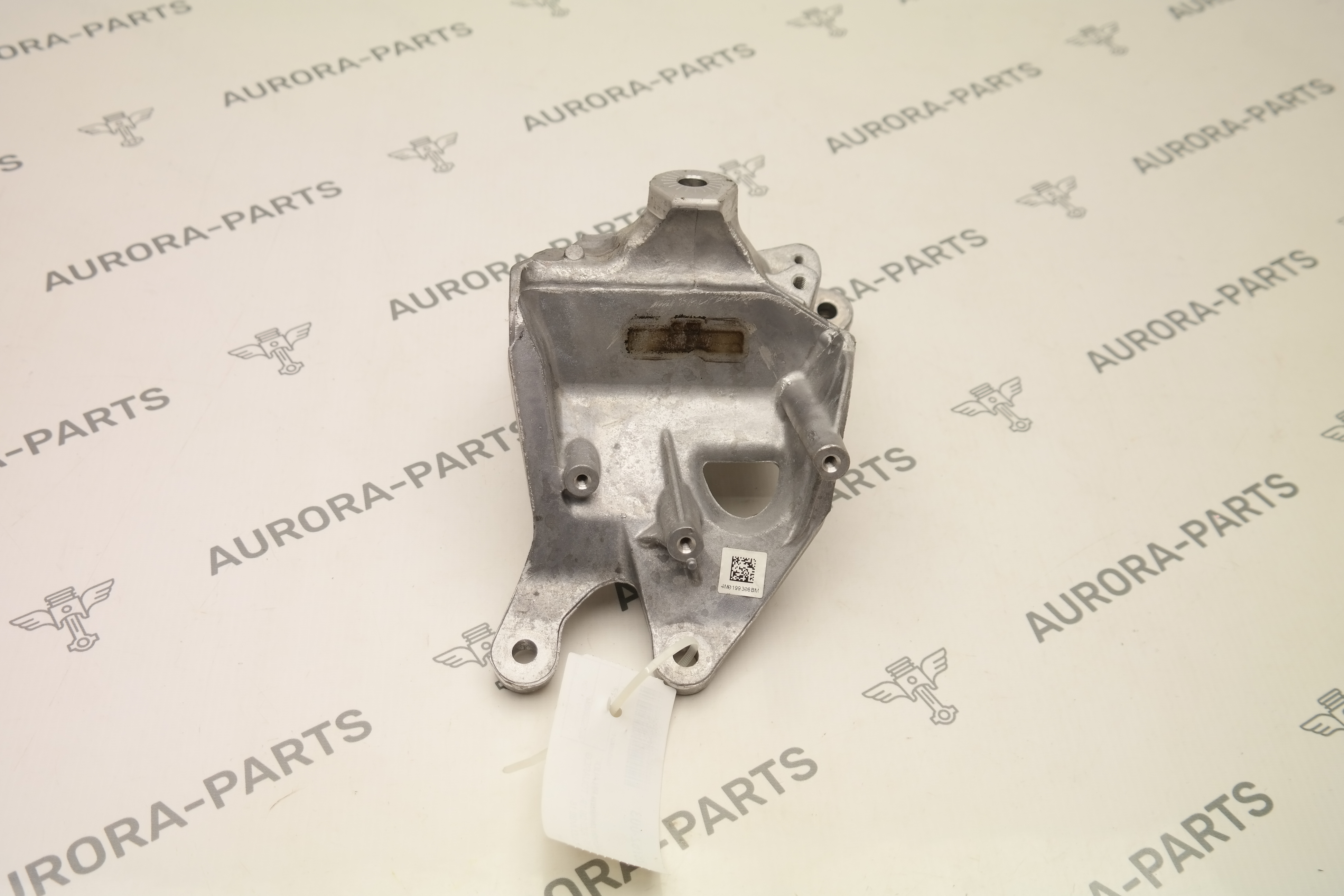 Кронштейн двигателя RH VW Touareg