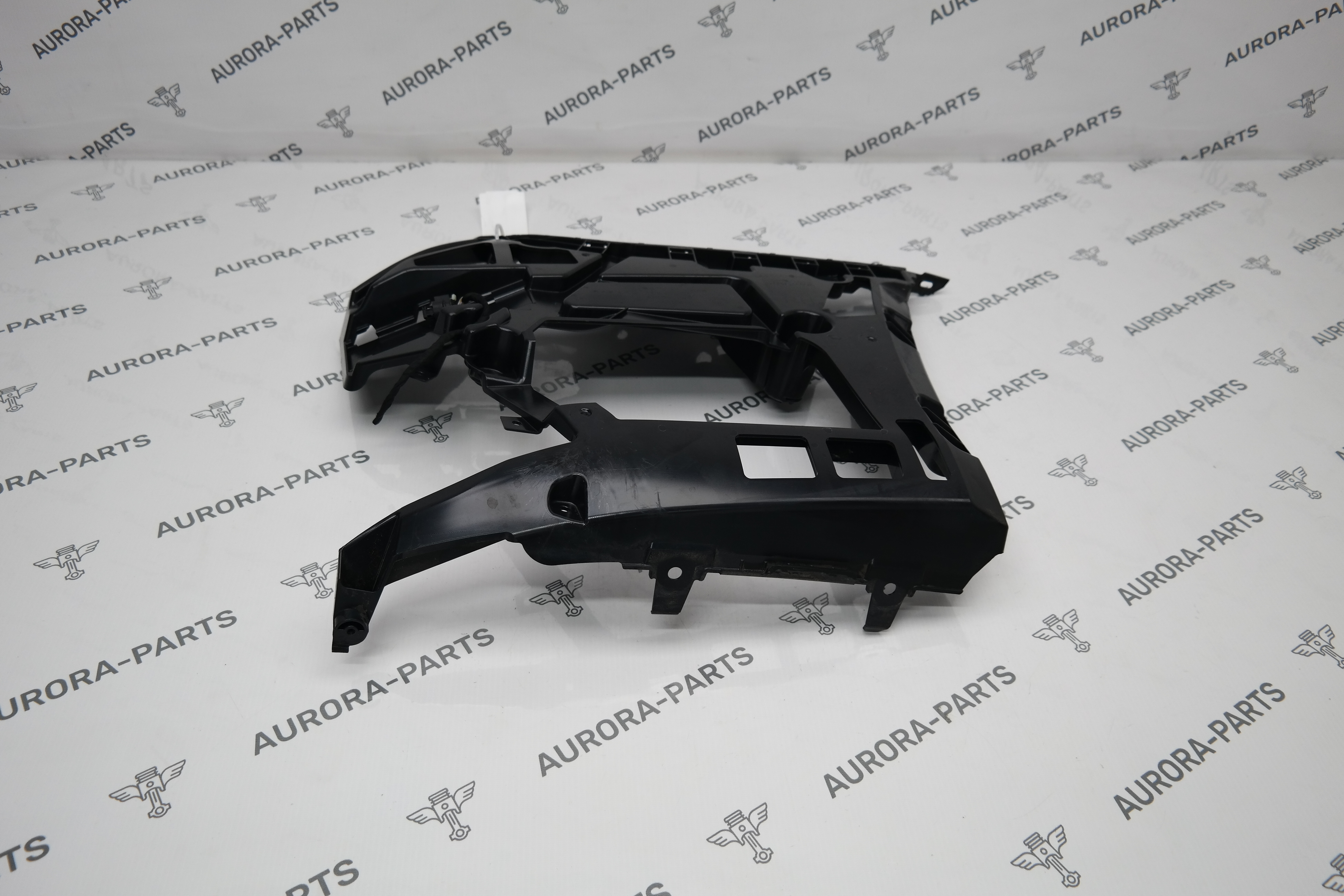 Кронштейн заднего бампера RH BMW 3-Series