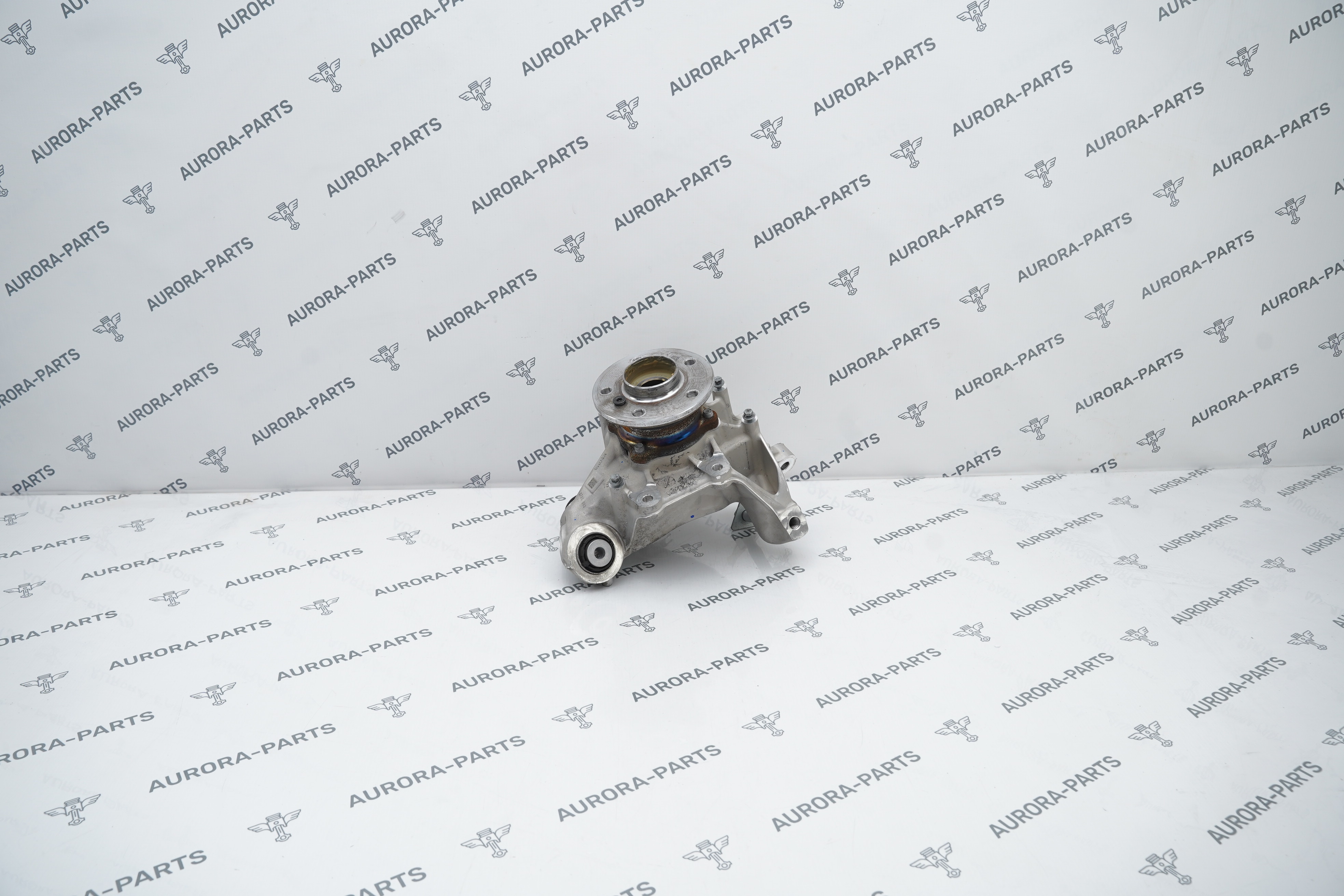 Кулак поворотный задней подвески в сборе со ступицей RH (2024г.) BMW X7