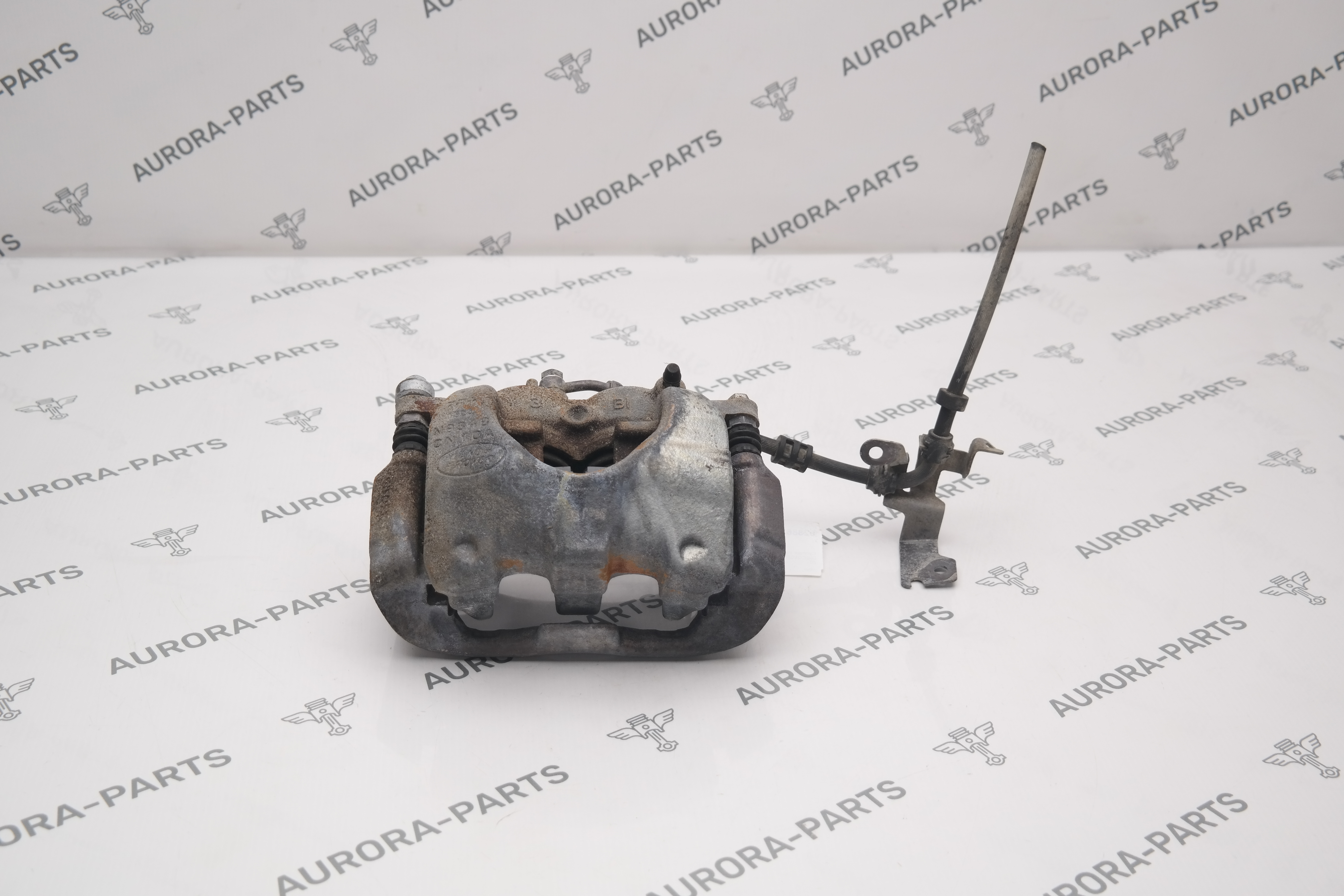 Суппорт тормозной передний RH Land Rover Defender