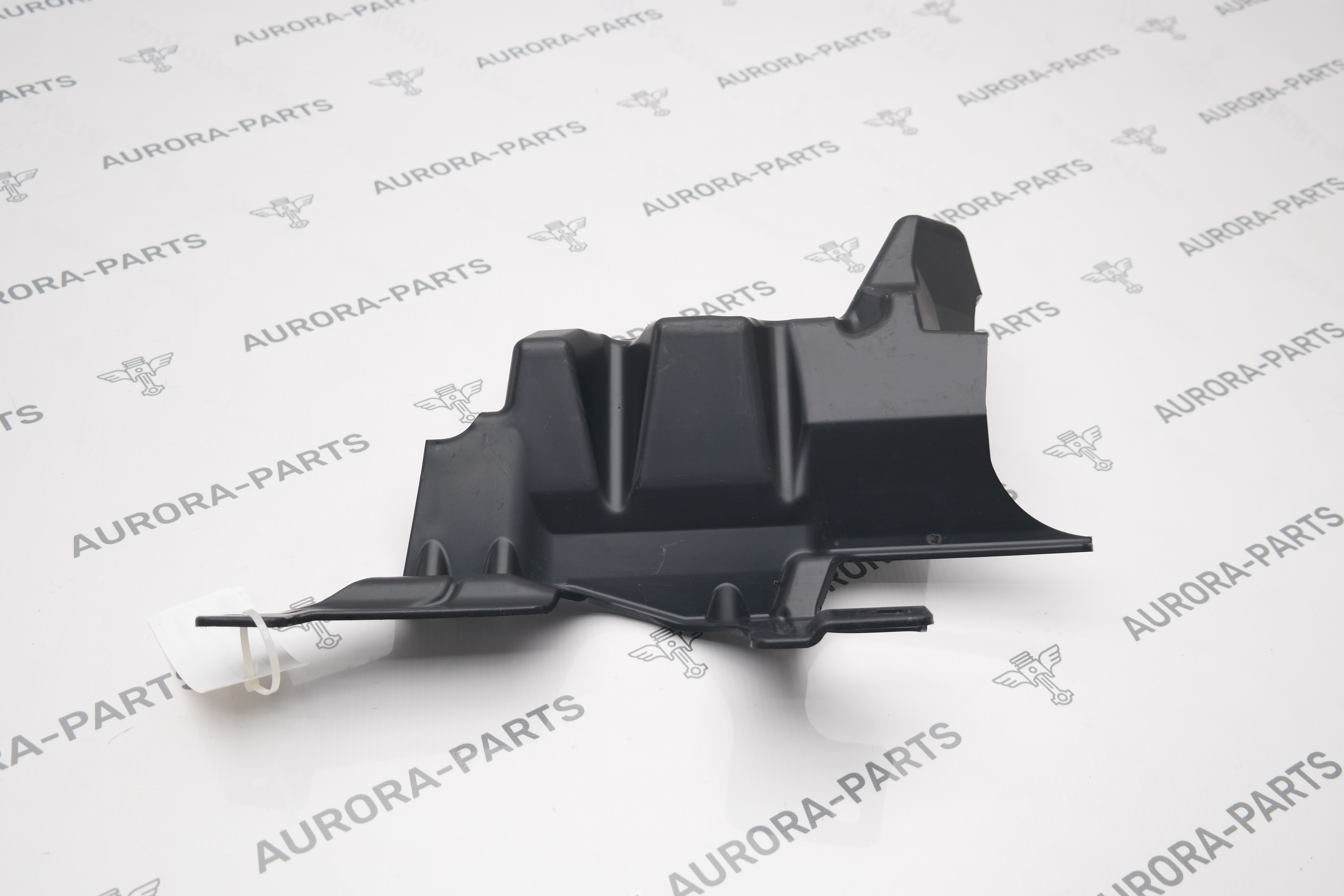 Пыльник двигателя RН Land Rover Defender