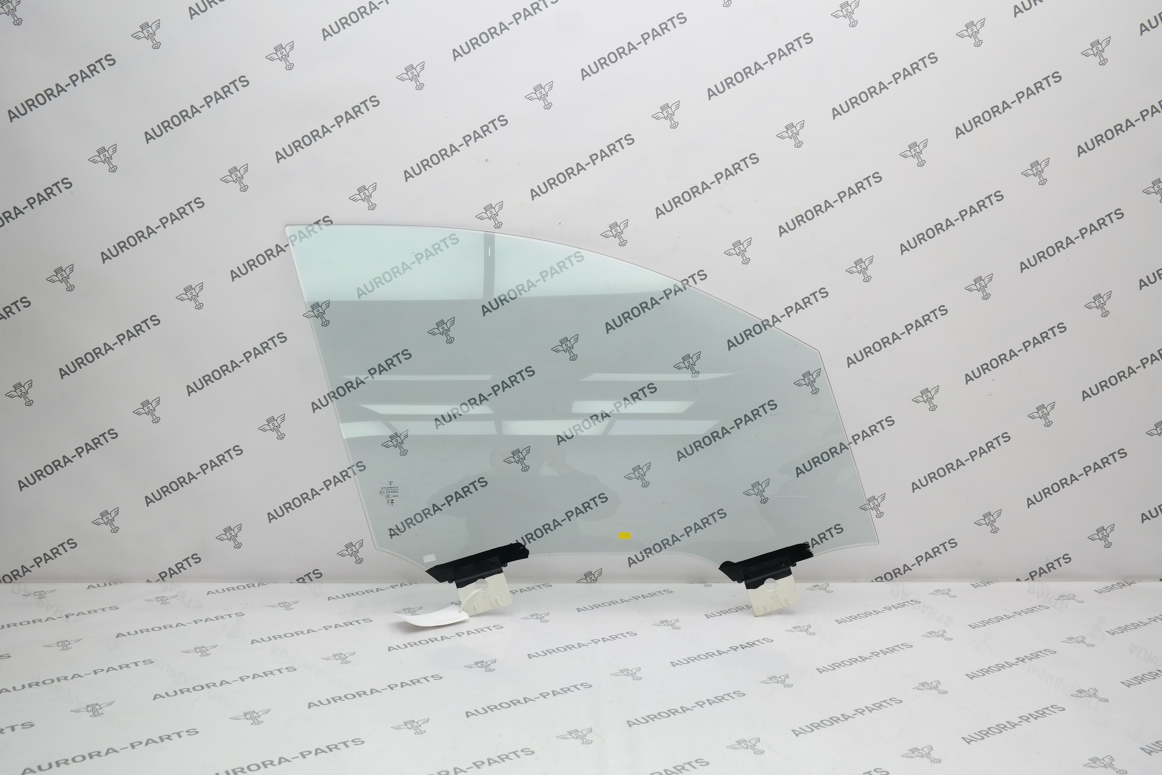 Стекло двери передней RH Porsche Macan