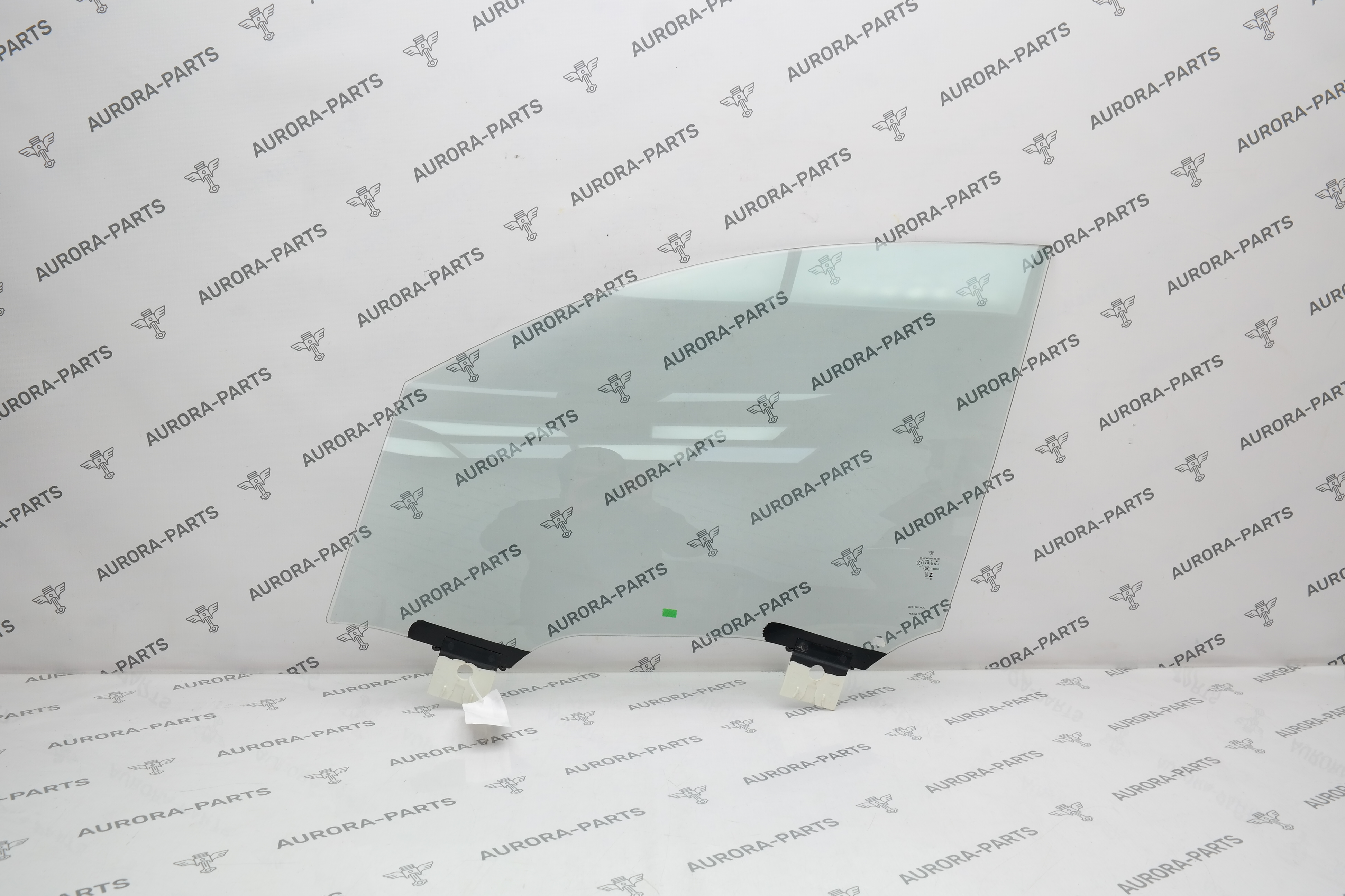 Стекло двери передней LH Porsche Macan